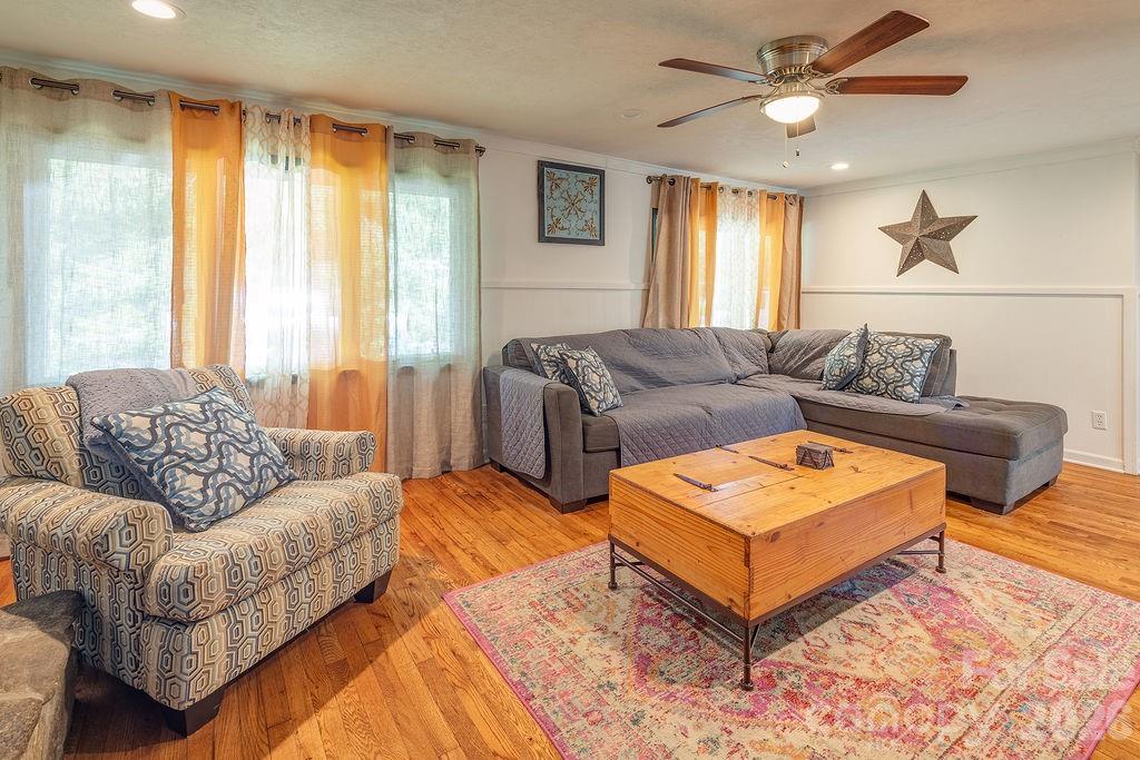 2143 Pisgah Highway — Candler