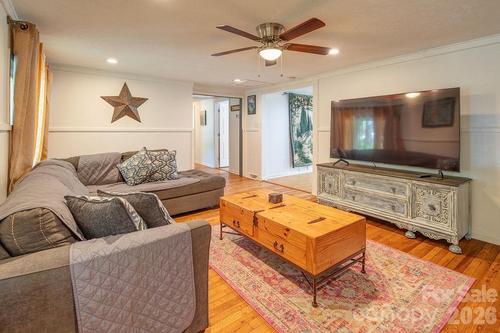 2143 Pisgah Highway — Candler