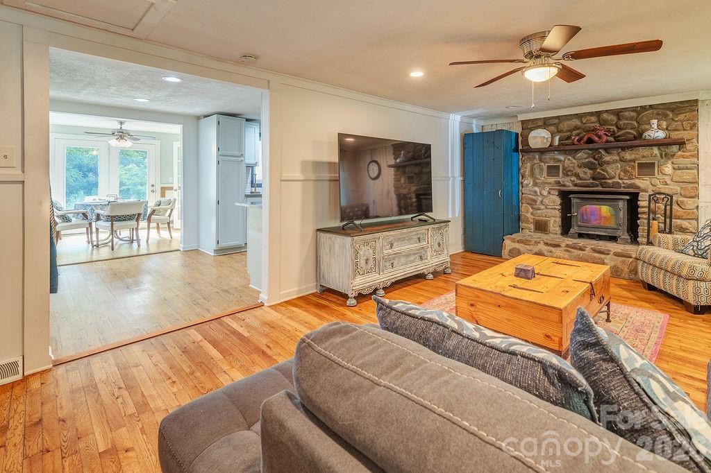 2143 Pisgah Highway — Candler