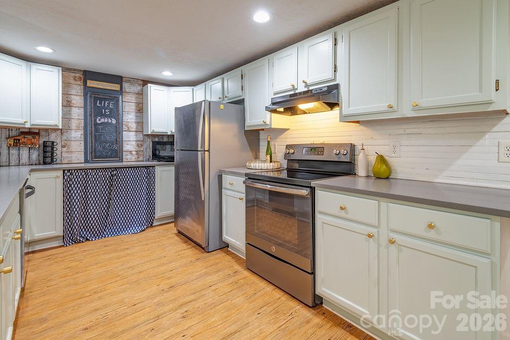 2143 Pisgah Highway — Candler