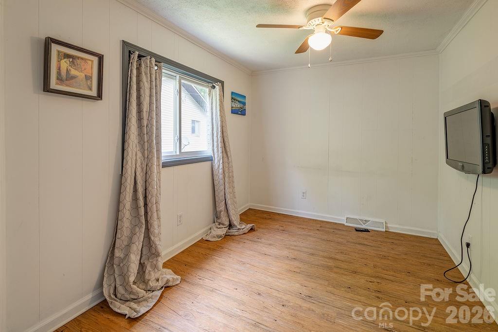 2143 Pisgah Highway — Candler