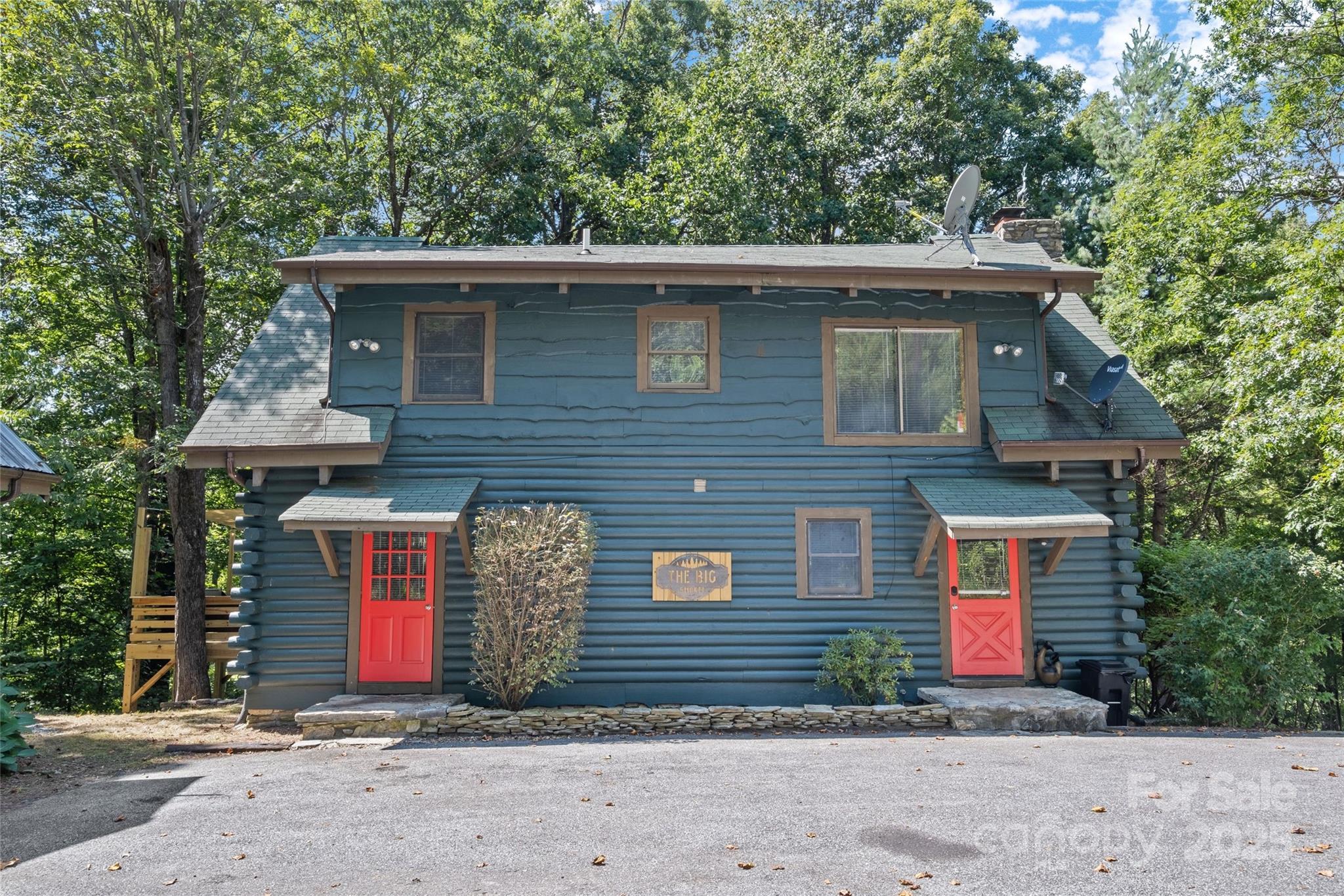 214&212 McKenzie Way — Old Fort