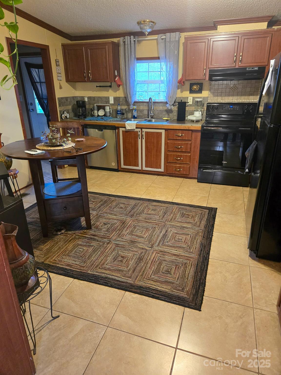 110 Dorothy Lane — Mooresville