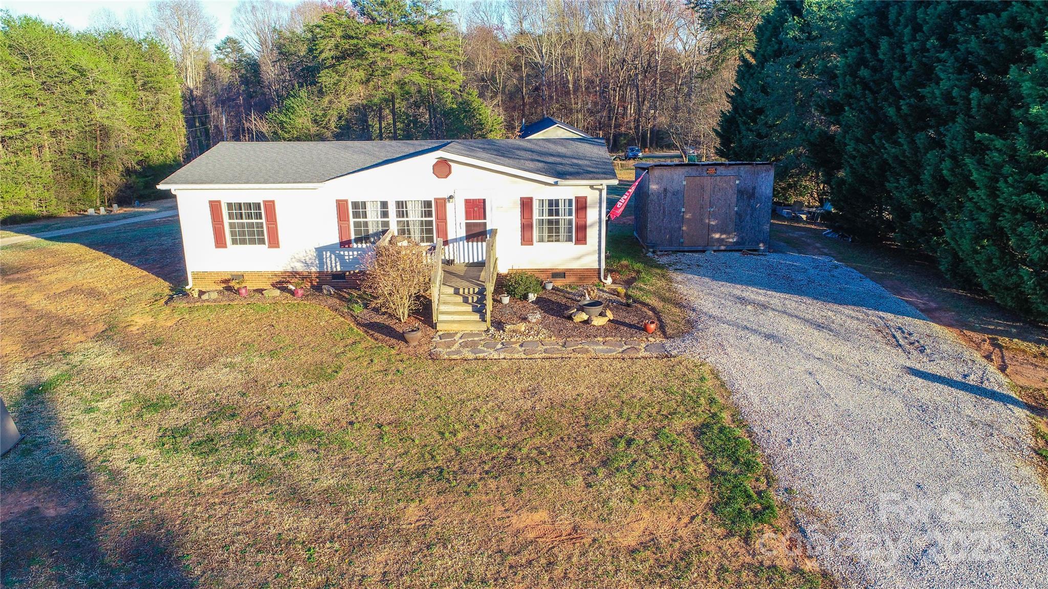 110 Dorothy Lane — Mooresville