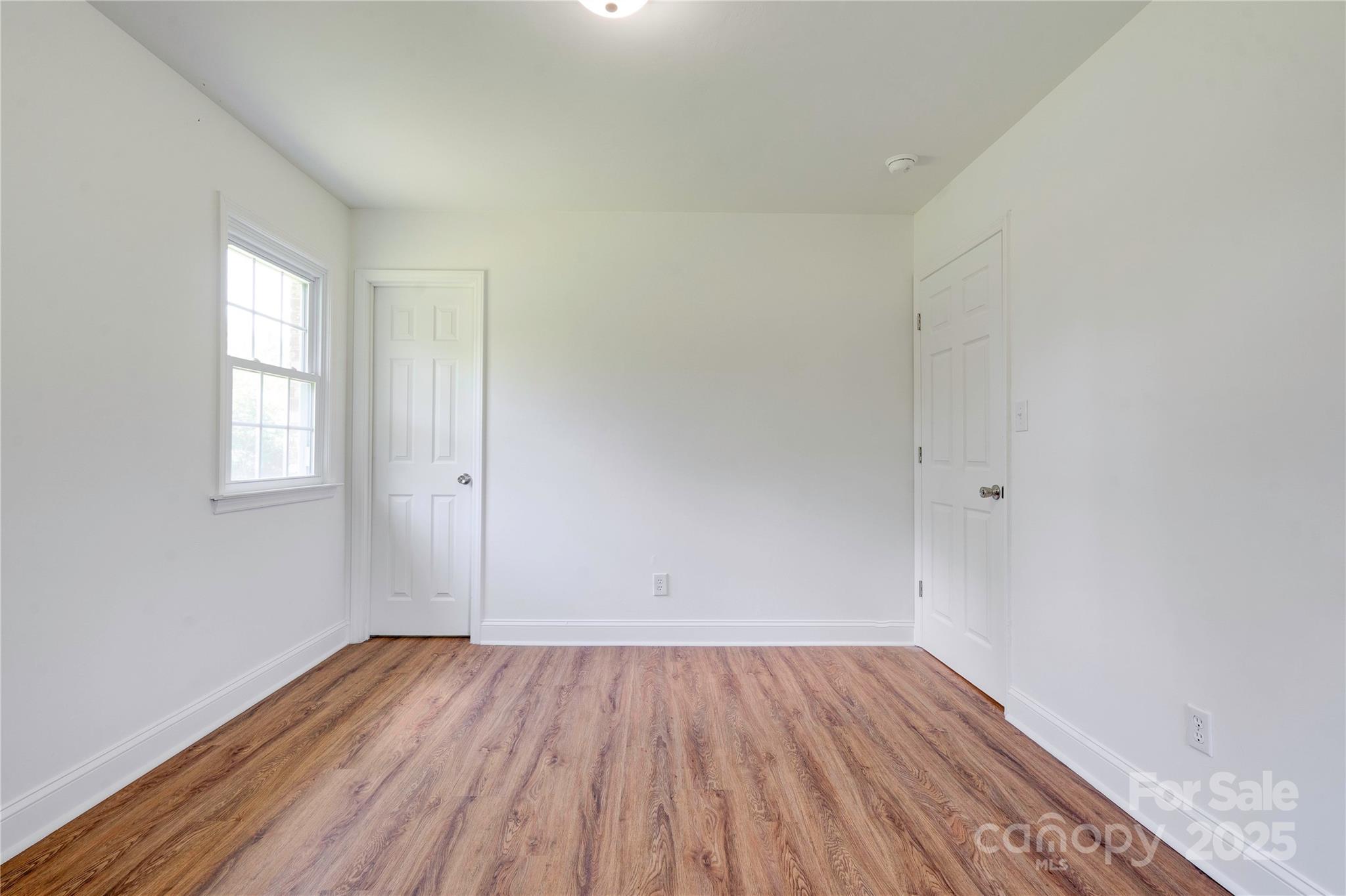 231 London Road — Lawndale