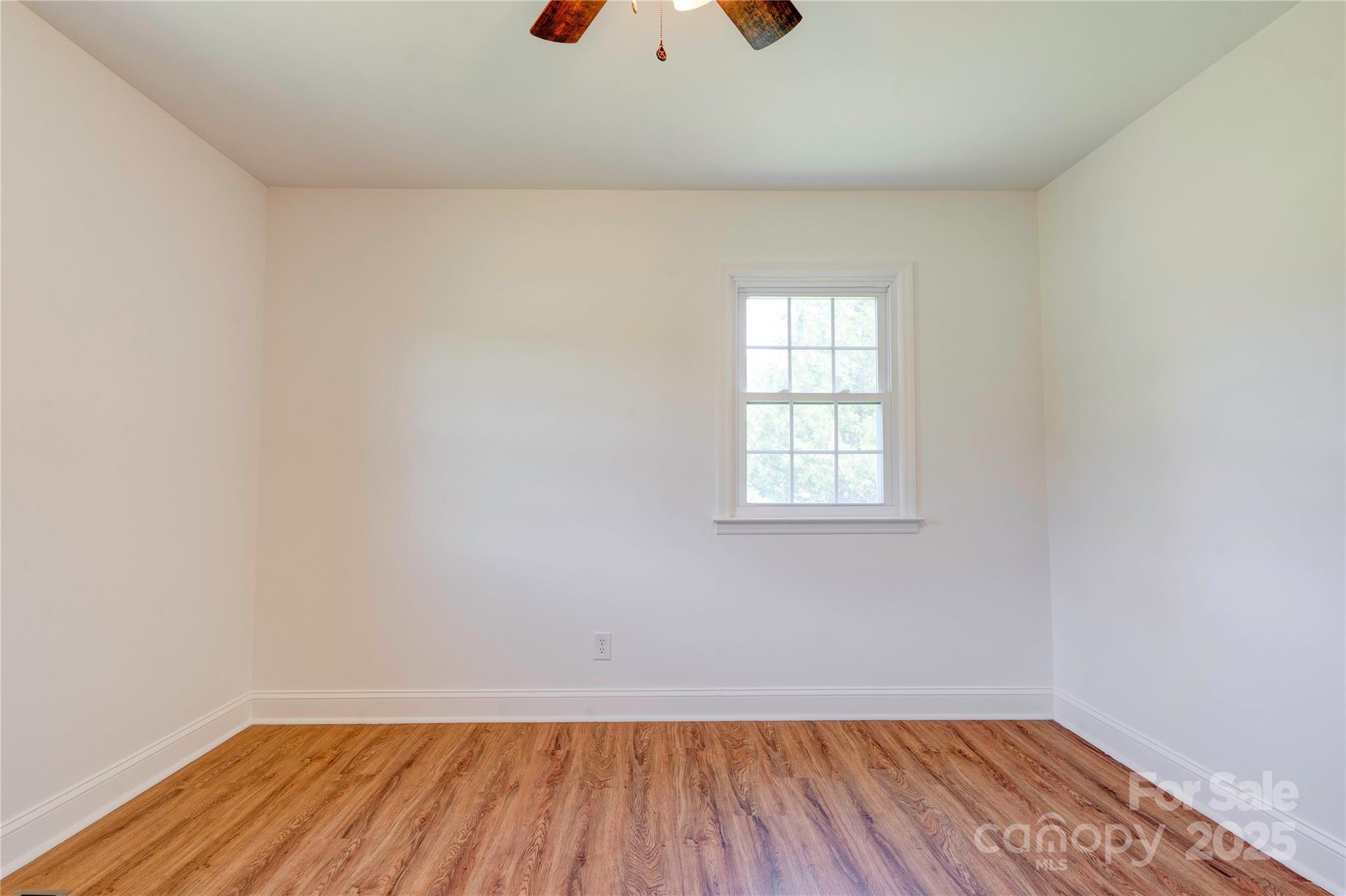 231 London Road — Lawndale