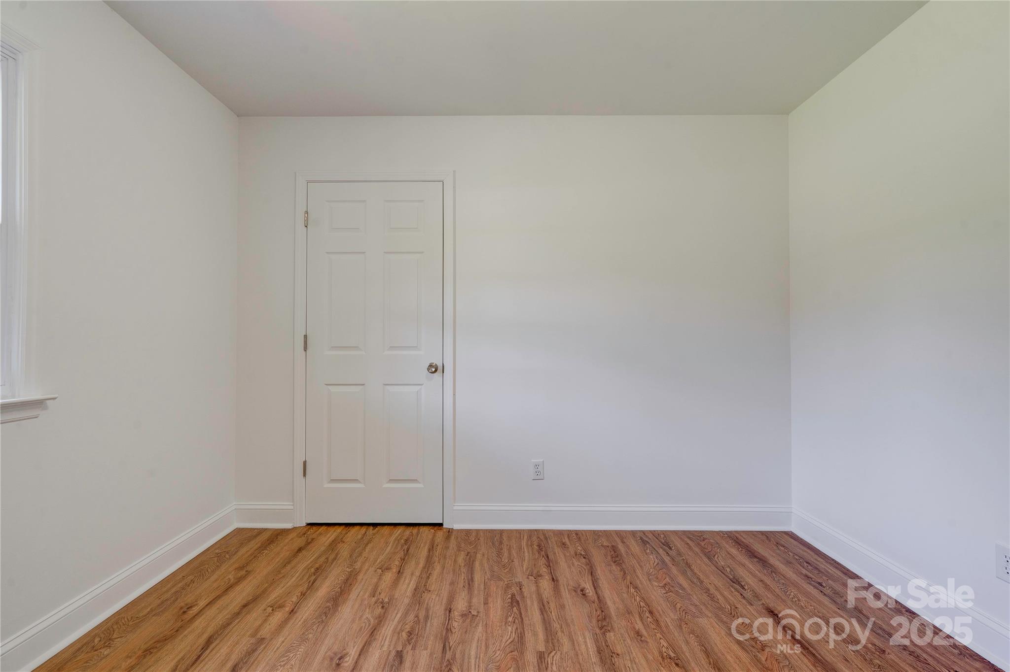 231 London Road — Lawndale