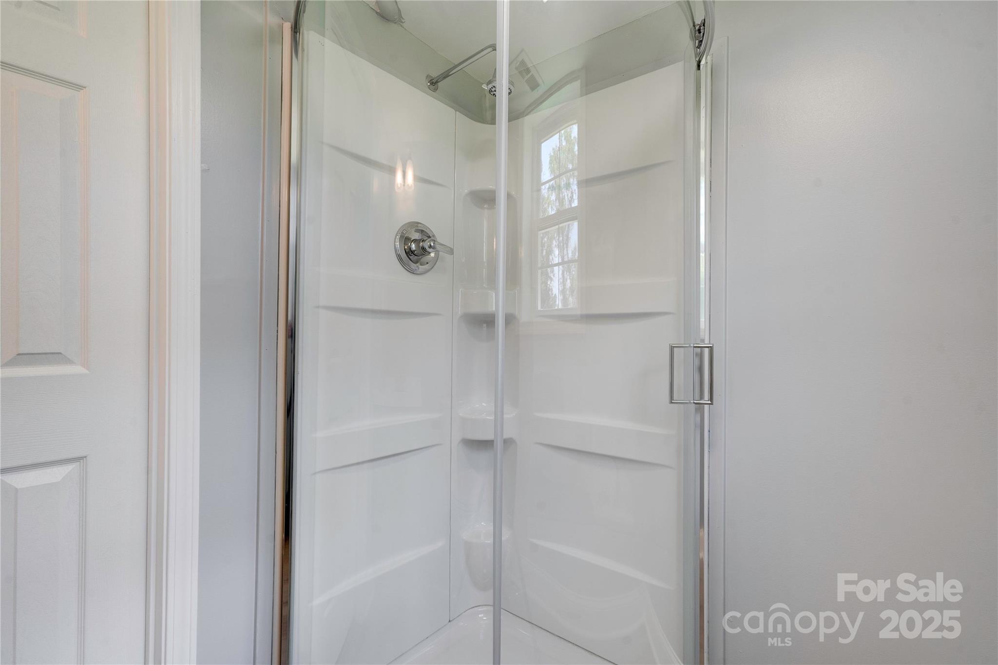 231 London Road — Lawndale