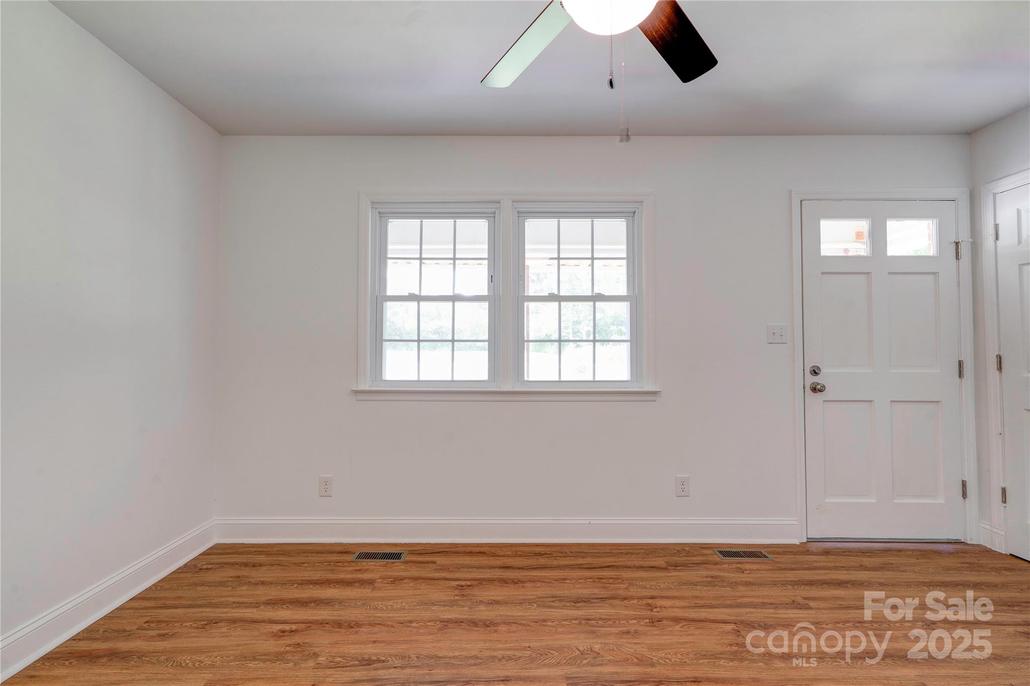 231 London Road — Lawndale