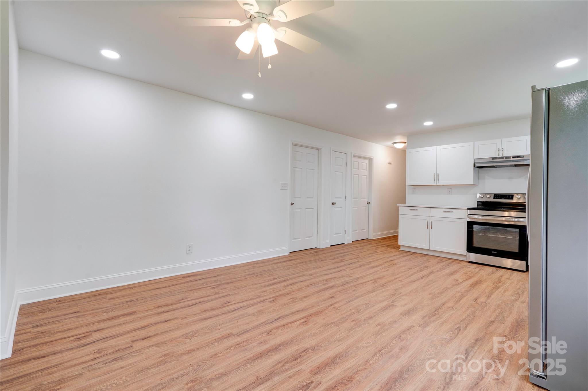 231 London Road — Lawndale
