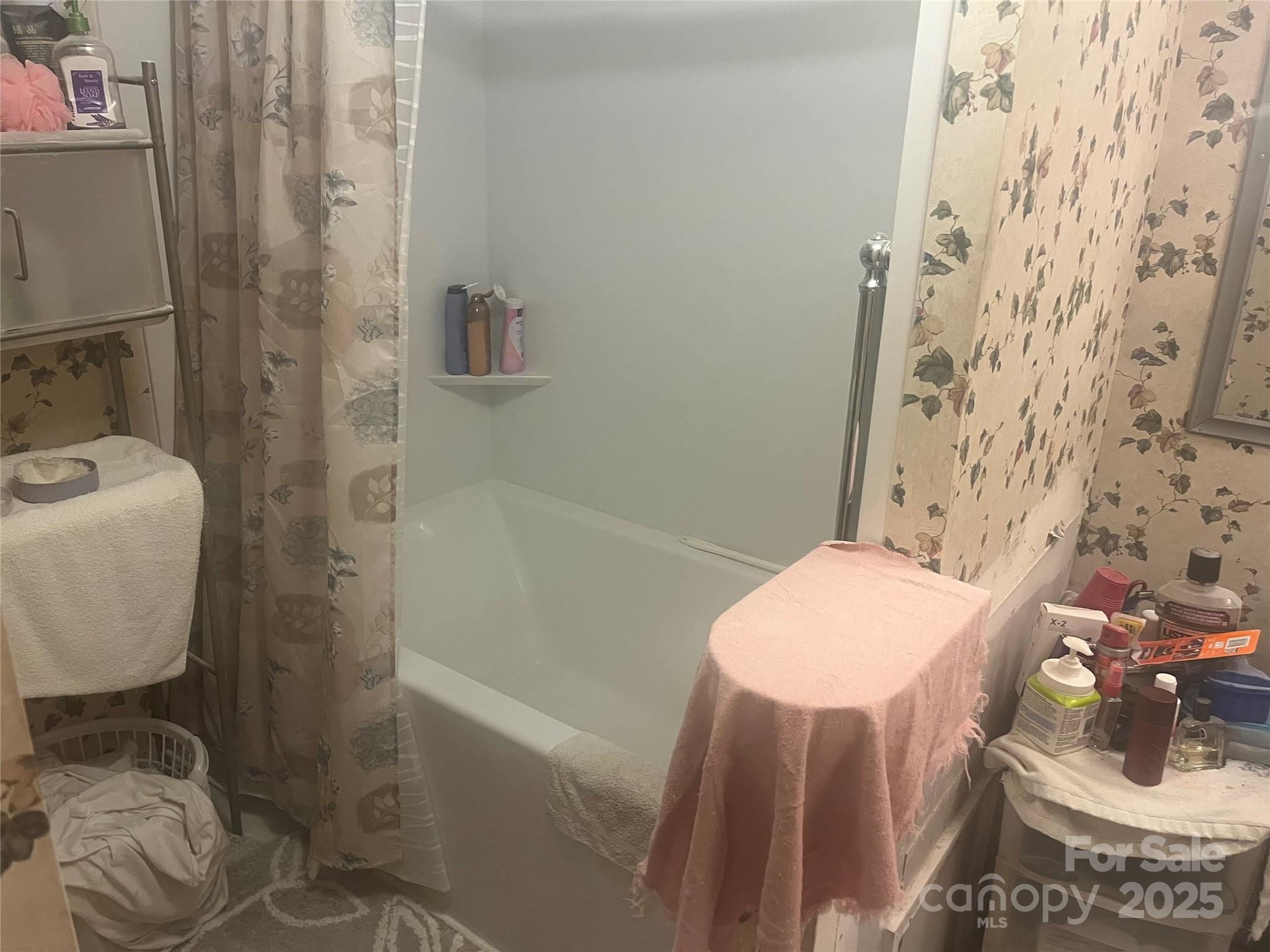 12414 Buxton Drive — Pineville