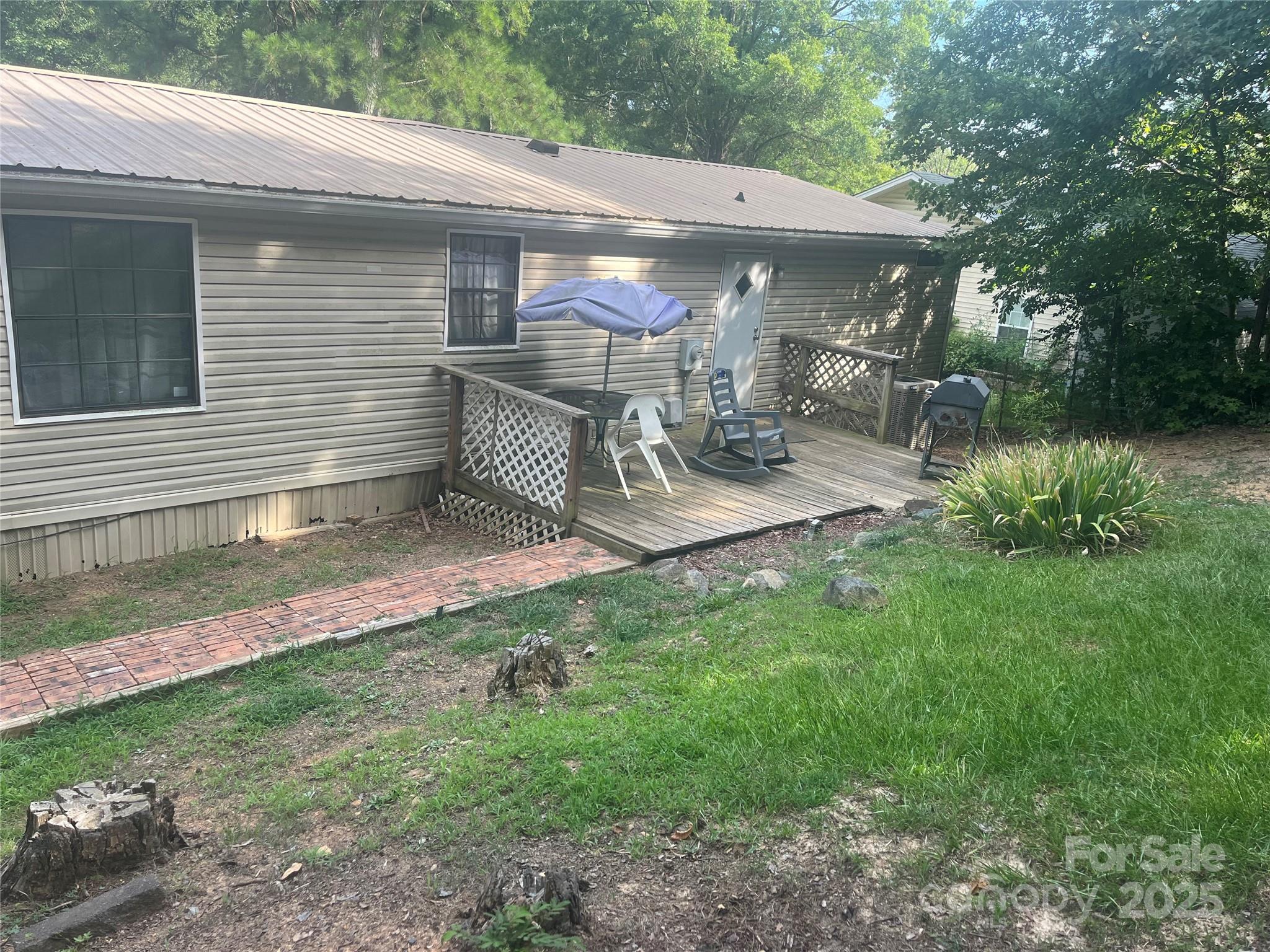 12414 Buxton Drive — Pineville