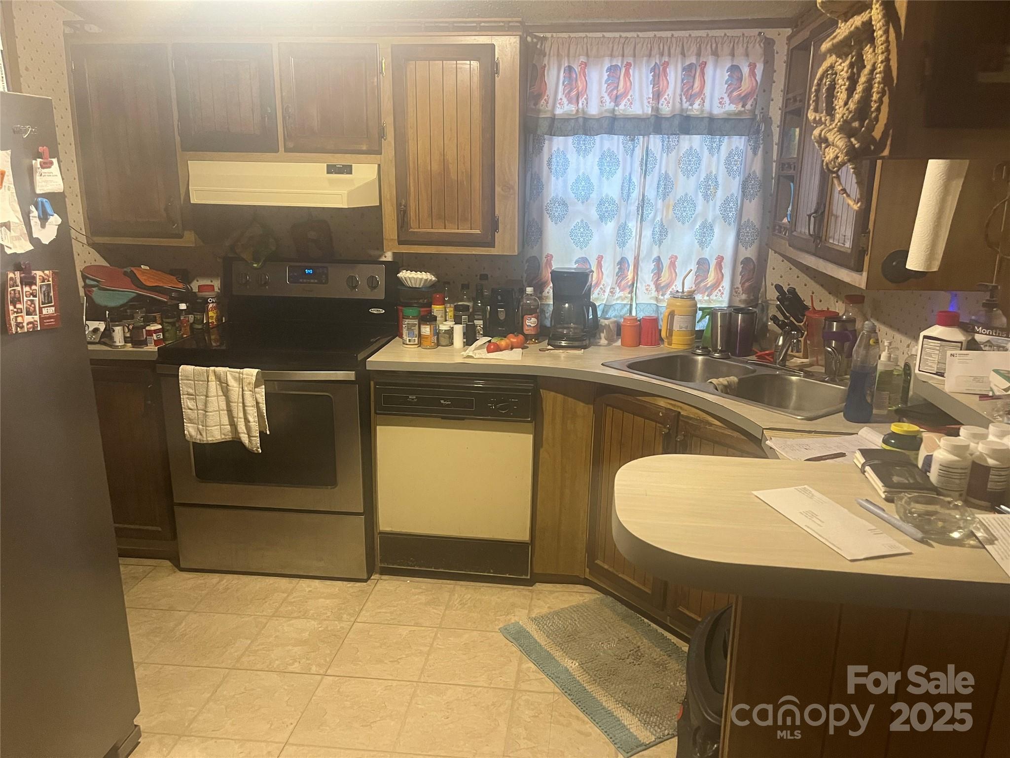 12414 Buxton Drive — Pineville