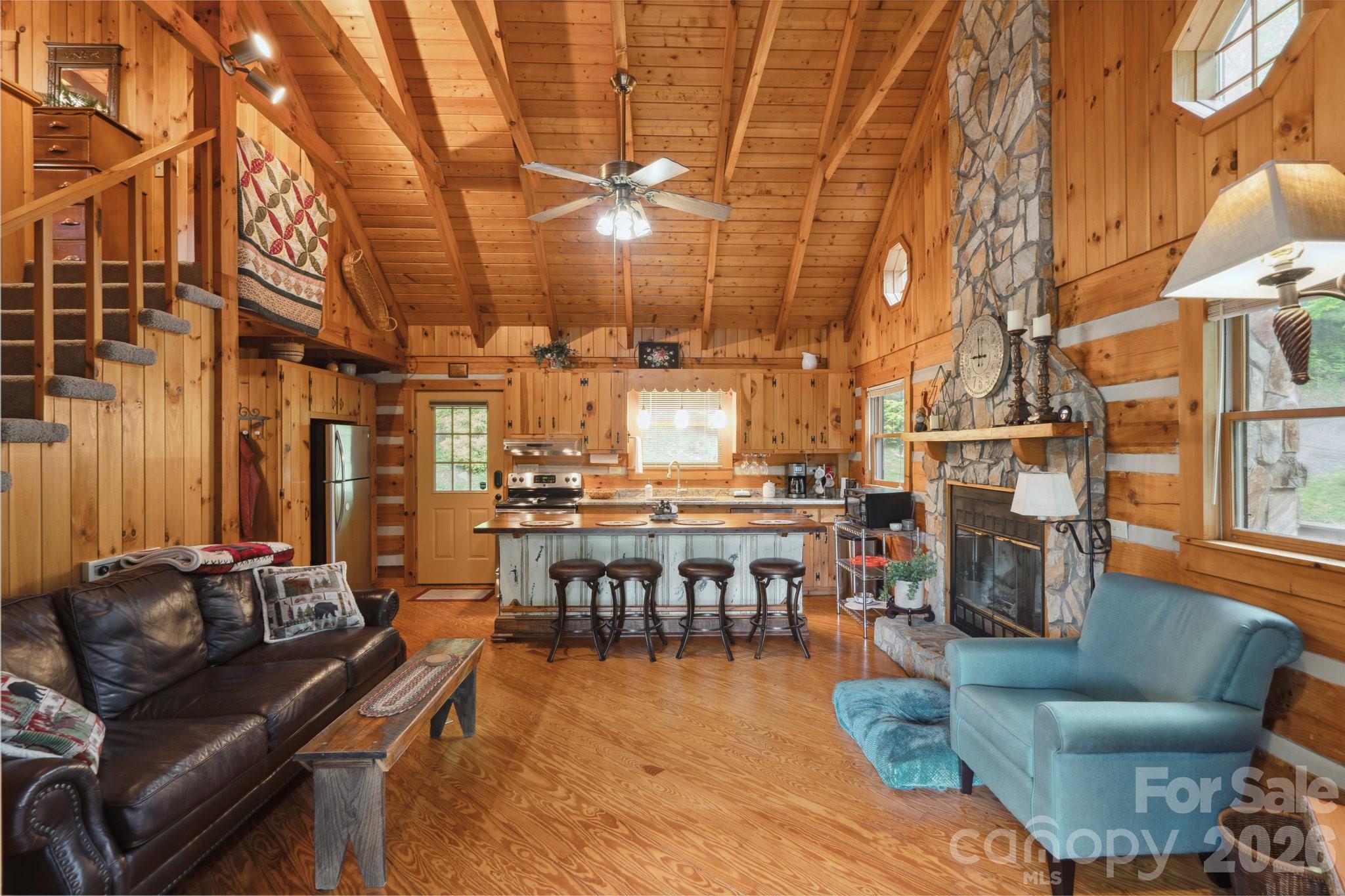 710 River Hills Road — Lansing