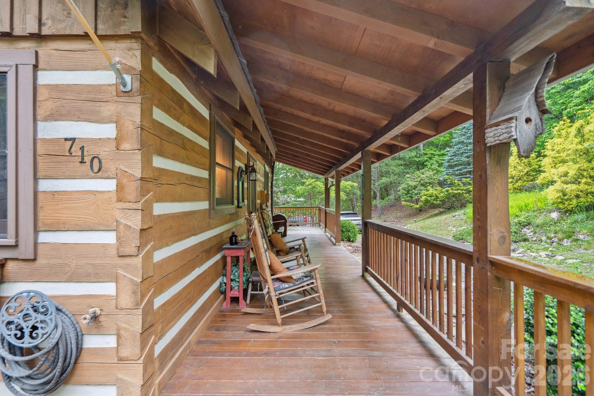 710 River Hills Road — Lansing