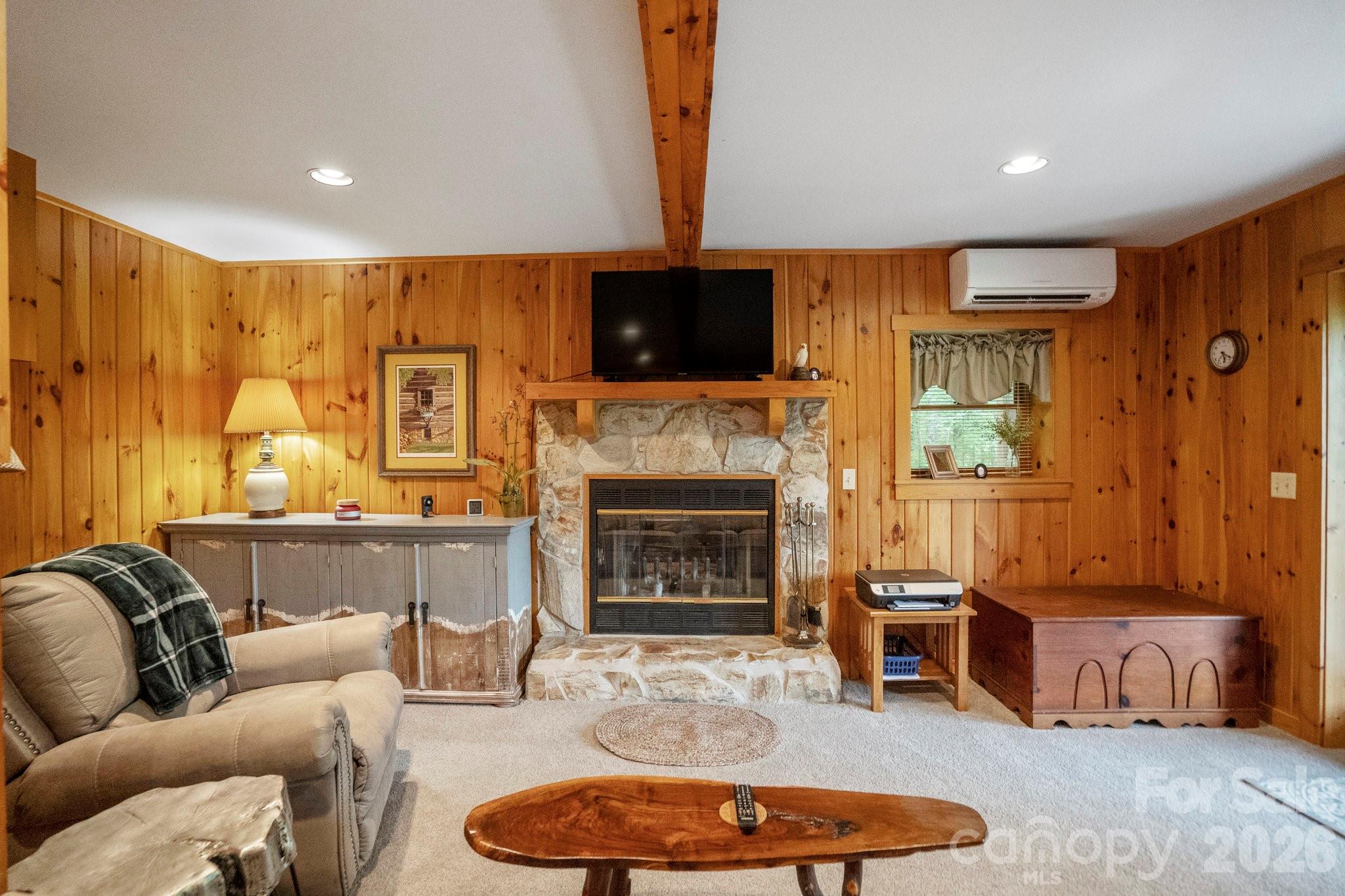 710 River Hills Road — Lansing