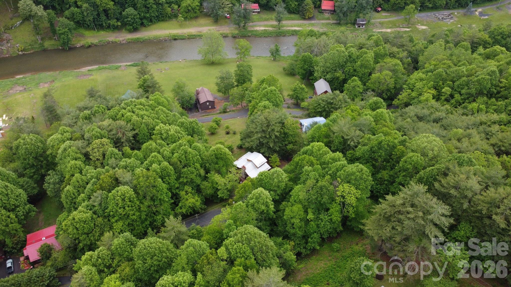 710 River Hills Road — Lansing