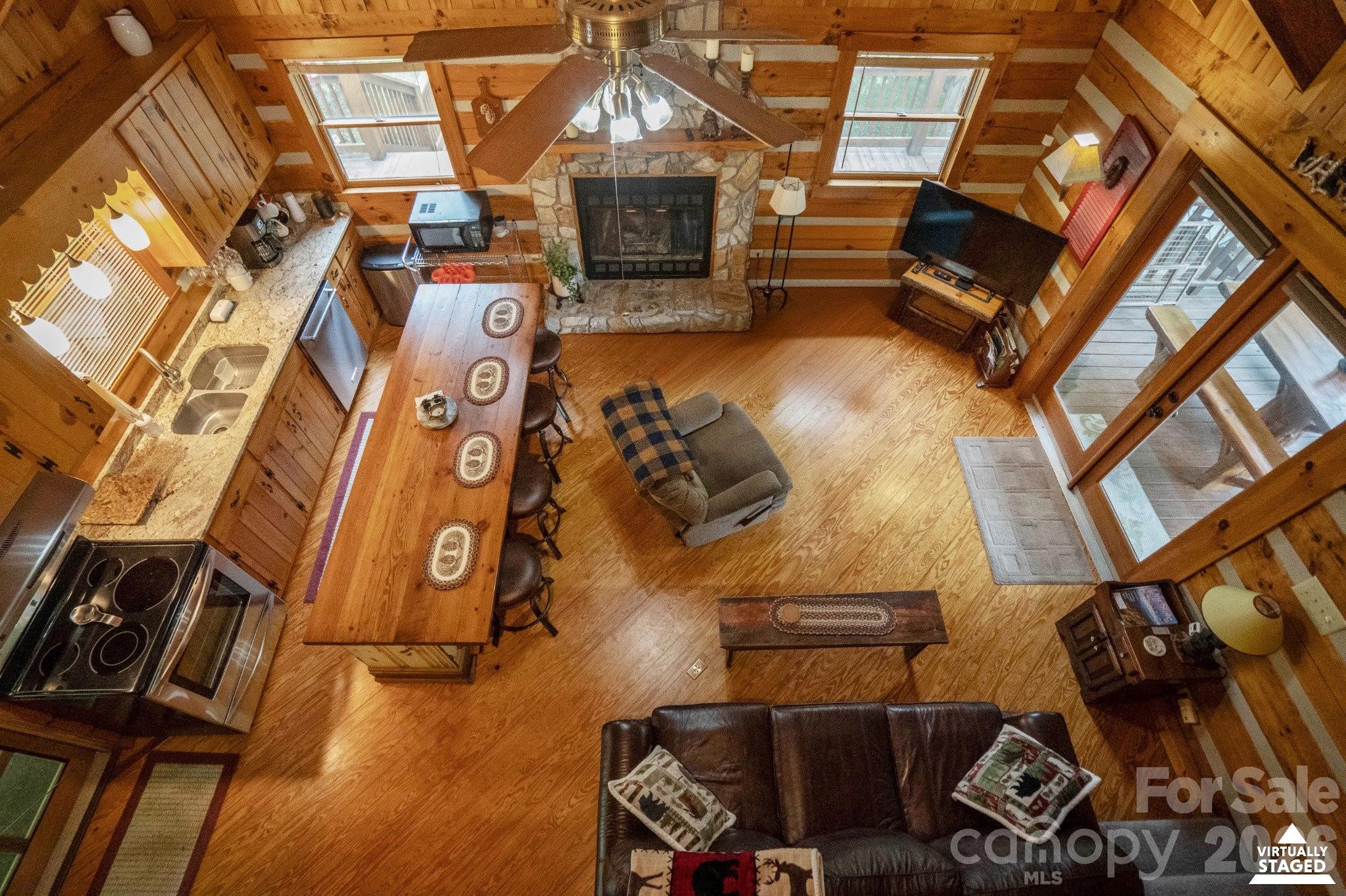 710 River Hills Road — Lansing