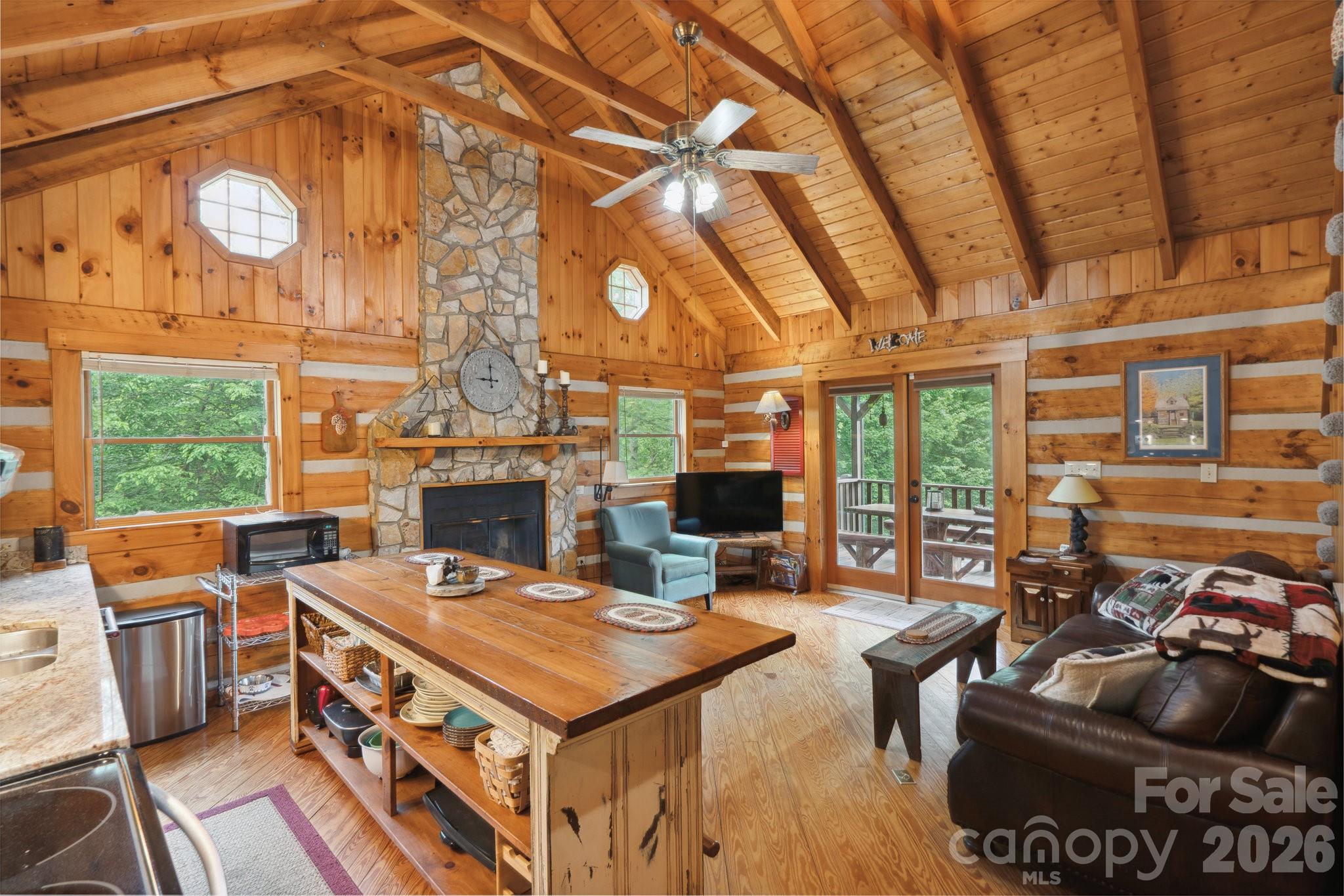 710 River Hills Road — Lansing