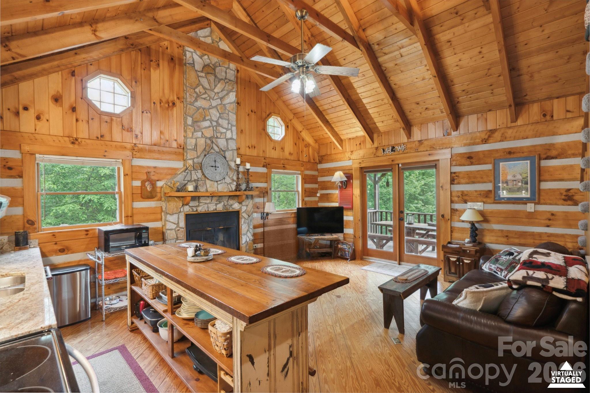 710 River Hills Road — Lansing