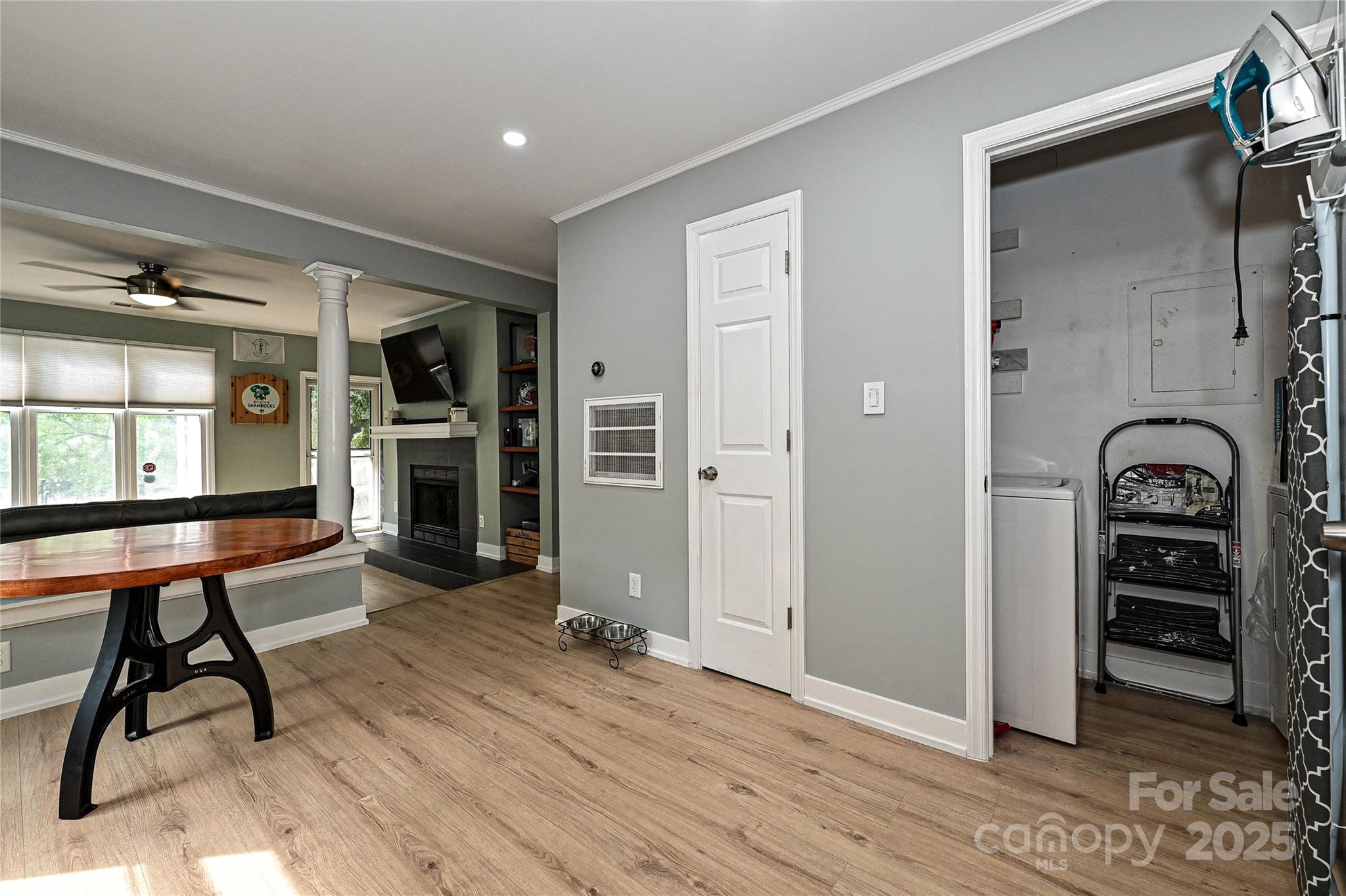 433-68 W 8th Street — Charlotte