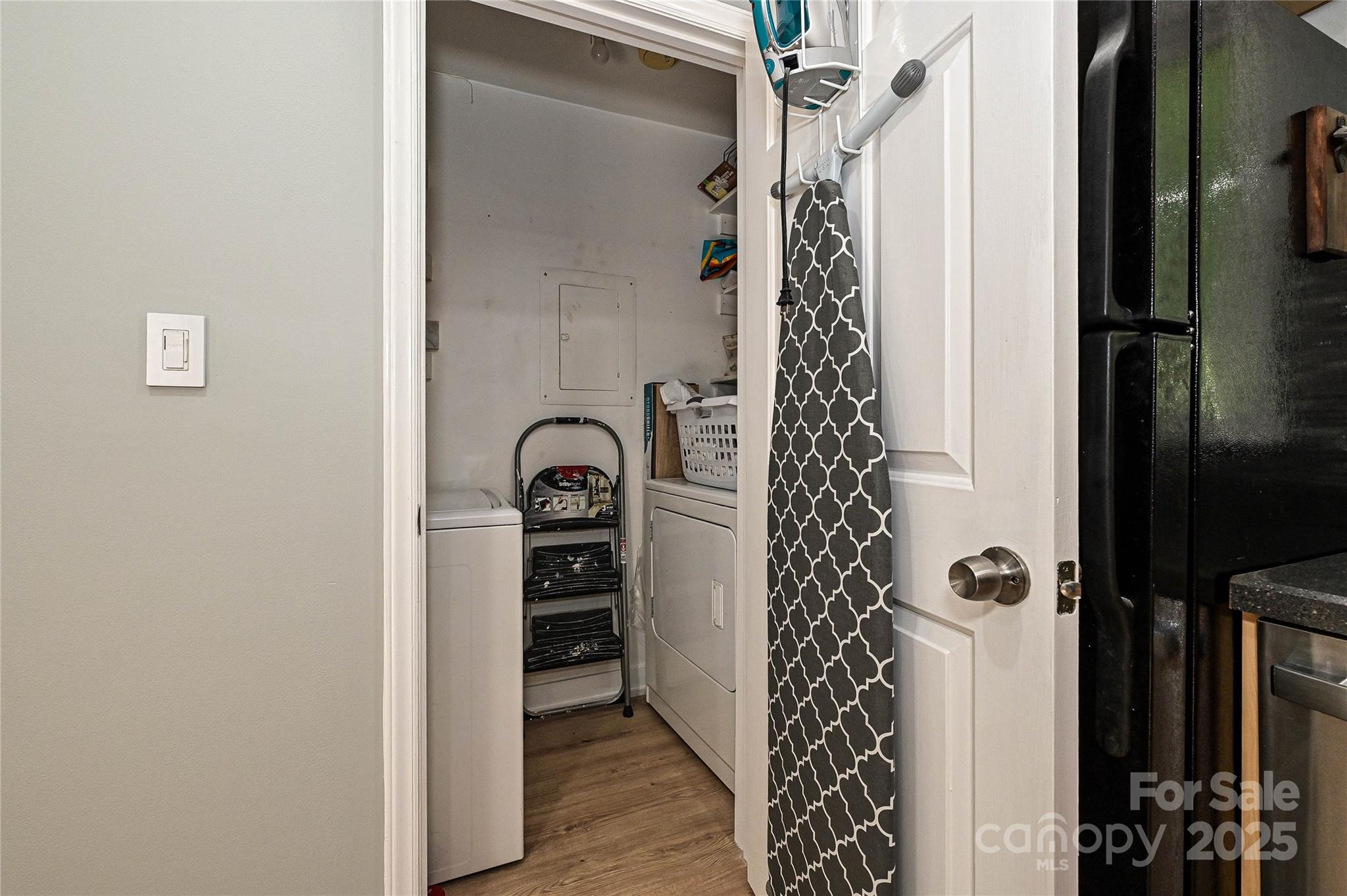 433-68 W 8th Street — Charlotte