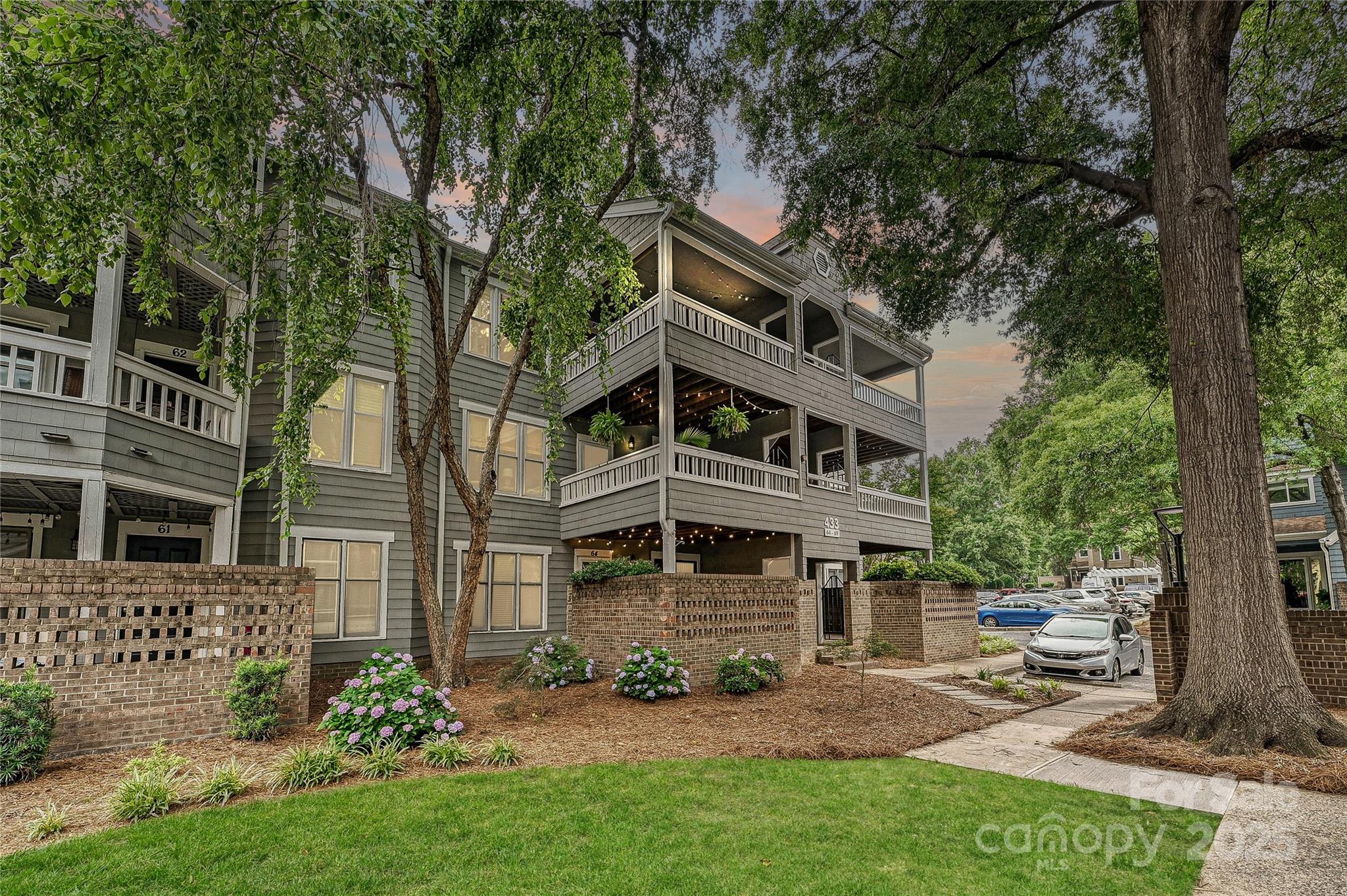 433-68 W 8th Street — Charlotte