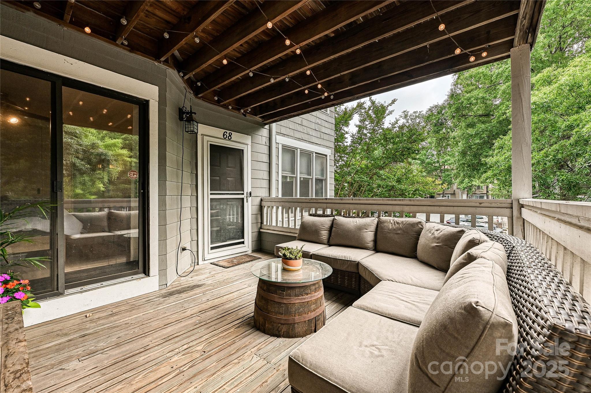 433-68 W 8th Street — Charlotte