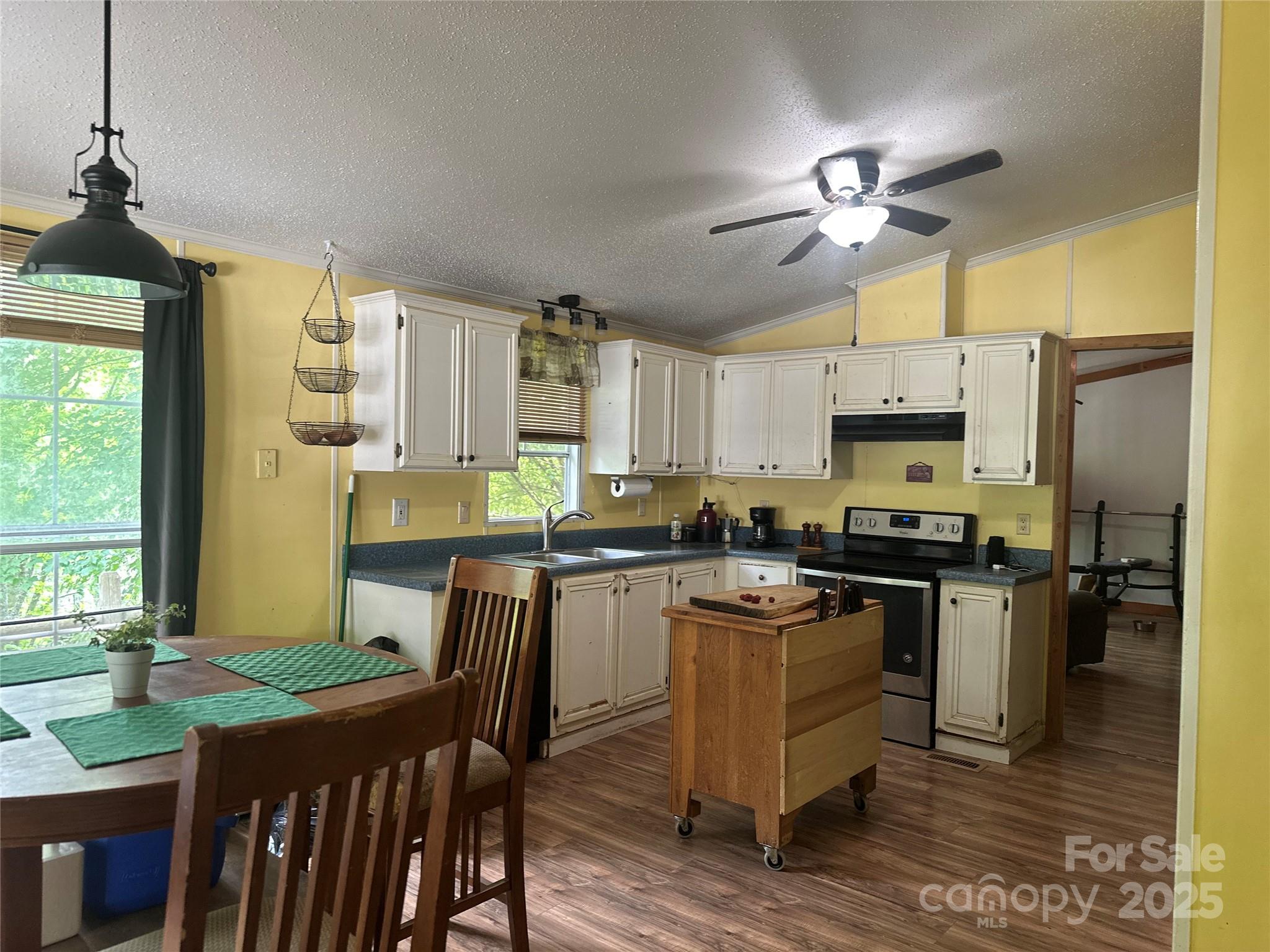 193 Green Cove Road — Bakersville