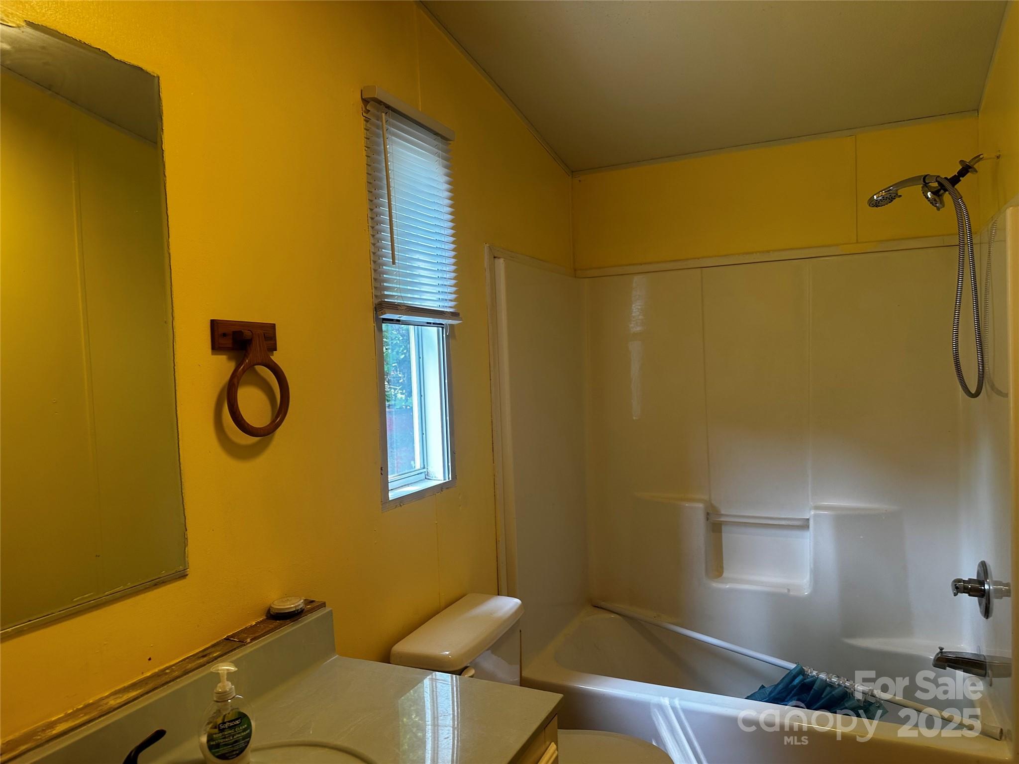 193 Green Cove Road — Bakersville