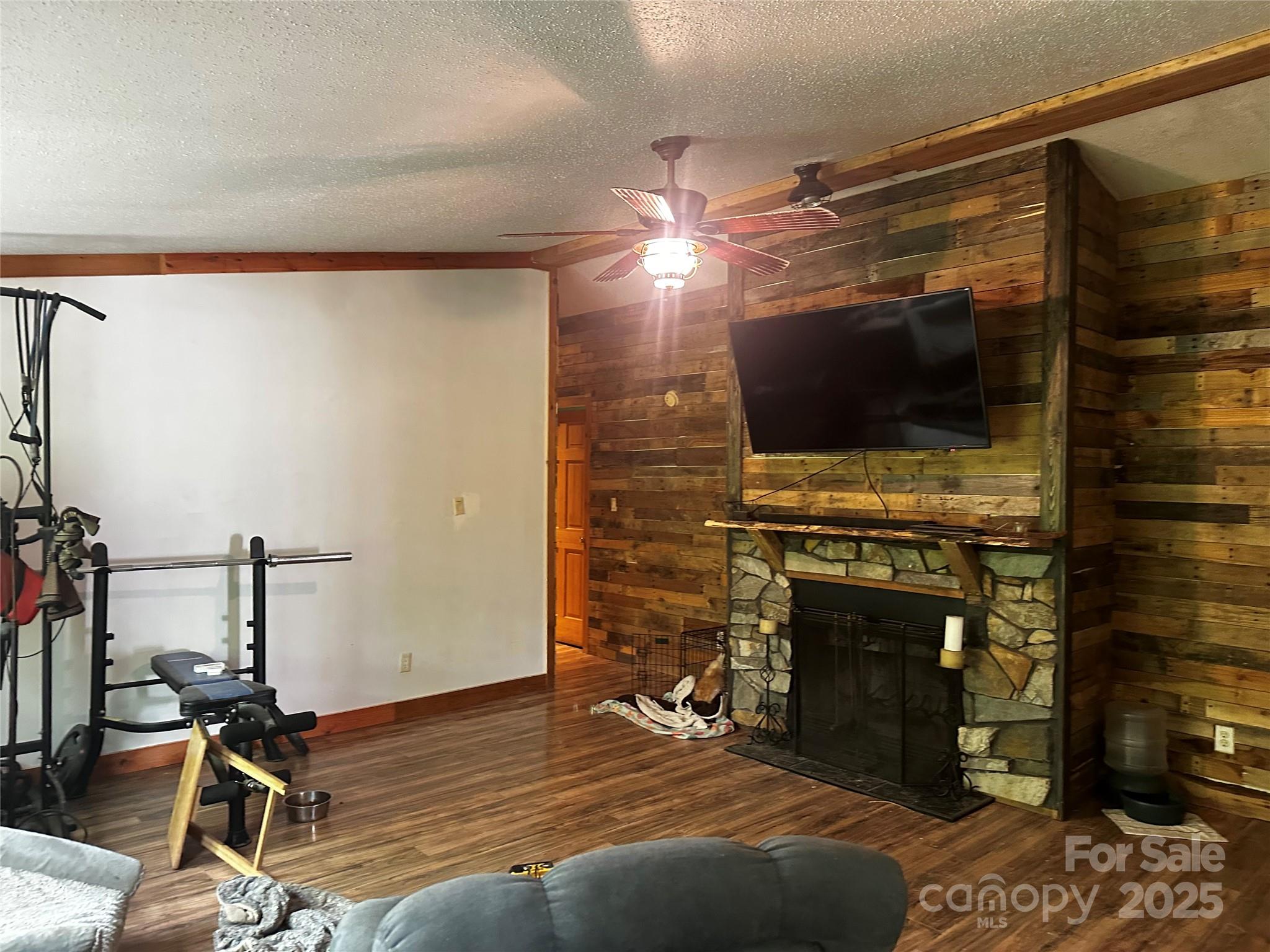 193 Green Cove Road — Bakersville