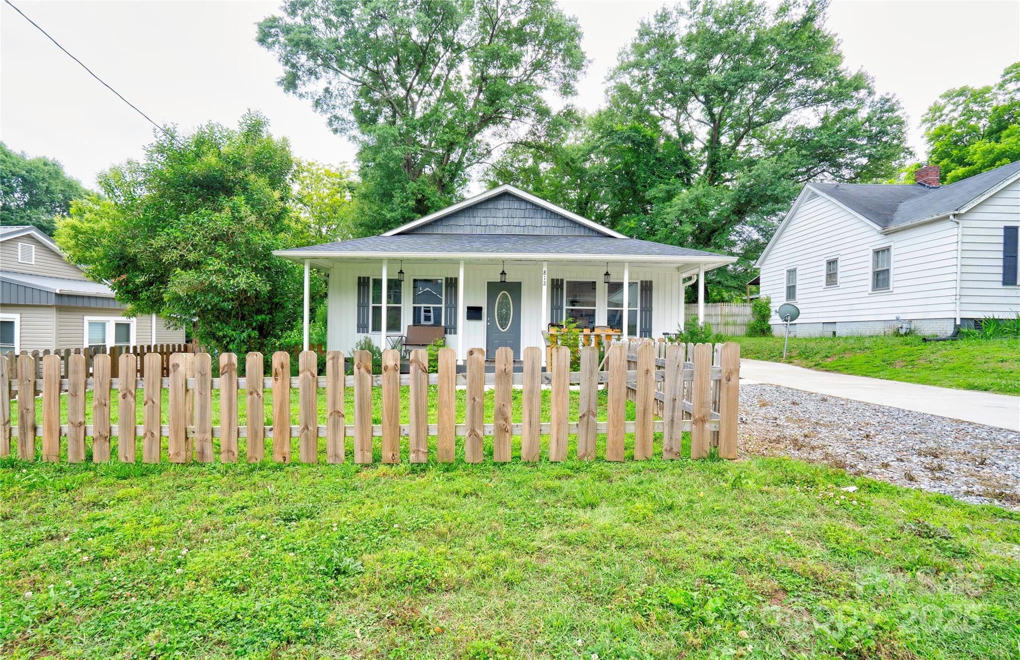 812 Kings Road — Shelby