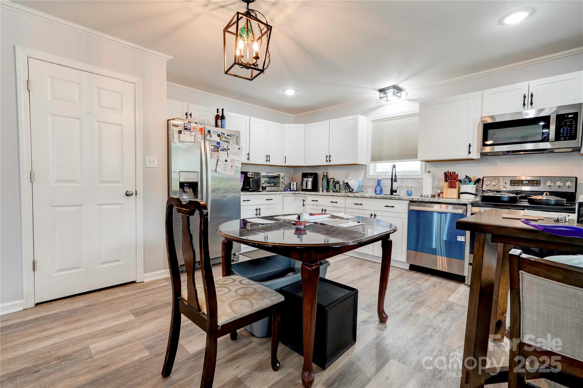 812 Kings Road — Shelby