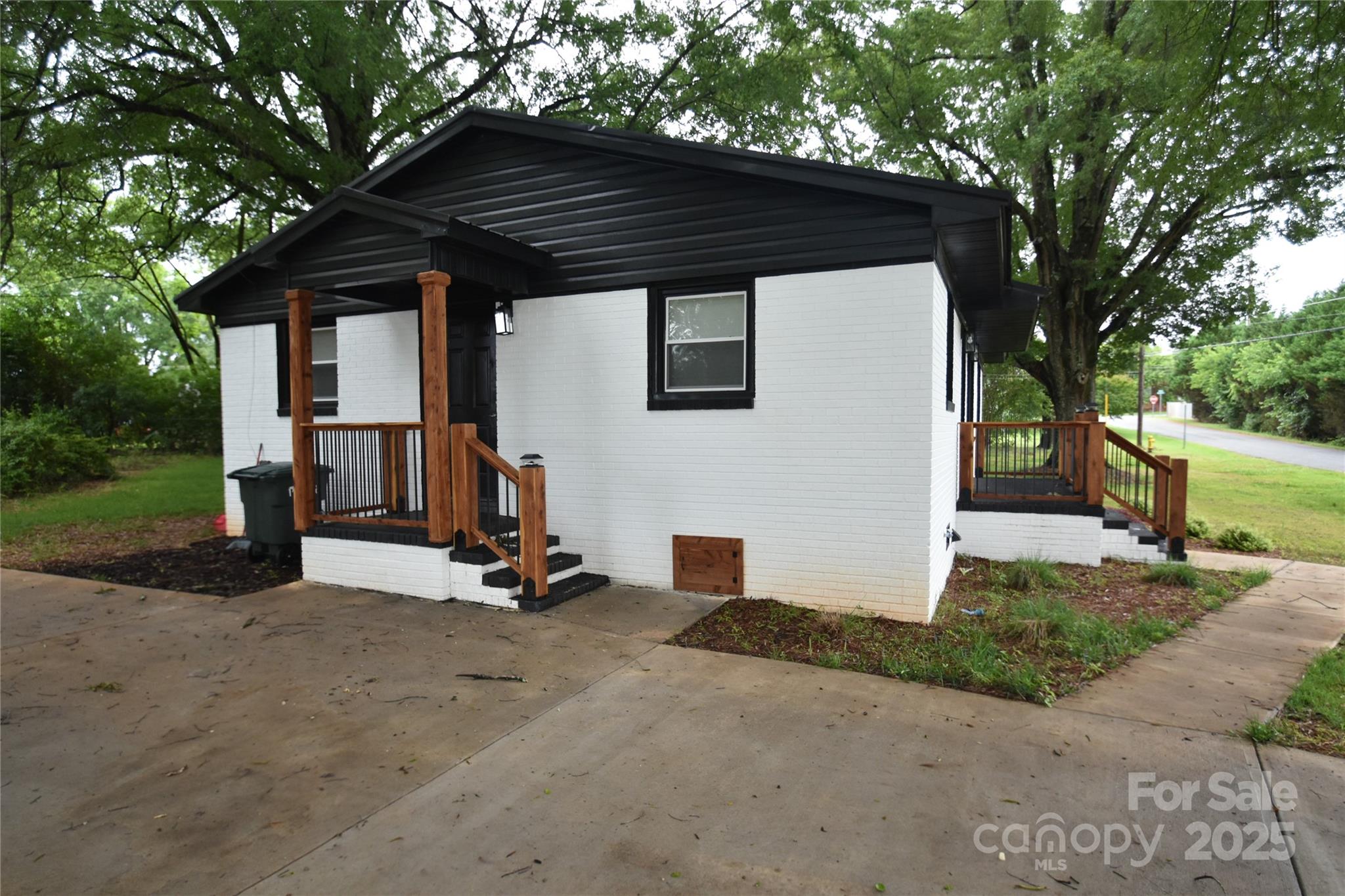706 Mcintyre Street — Monroe