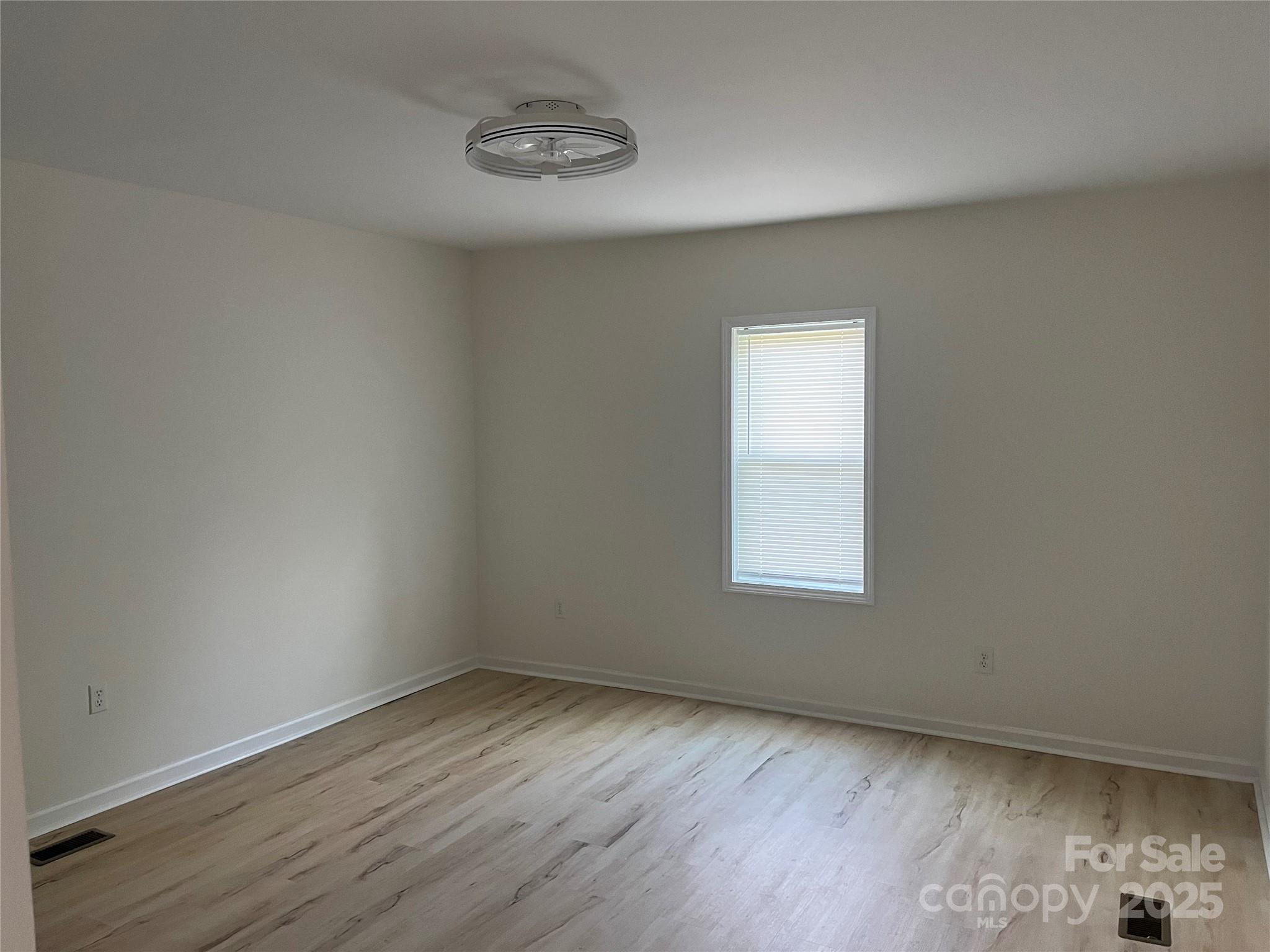 39 E White Street — Chester