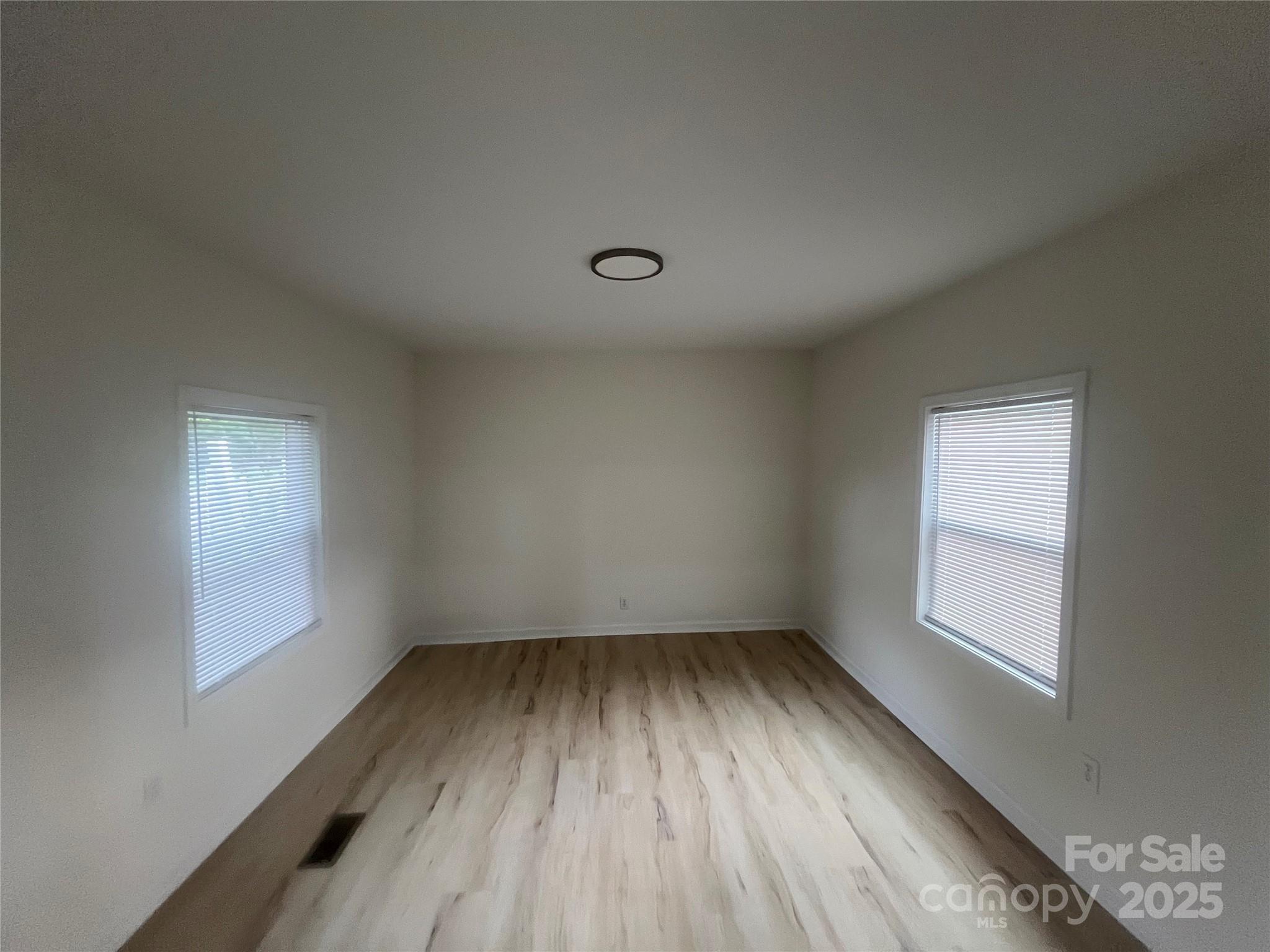 39 E White Street — Chester