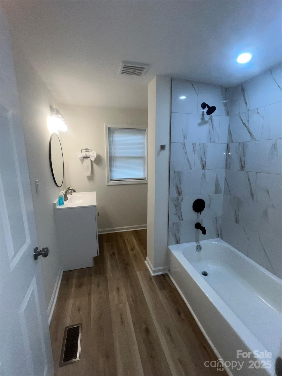 39 E White Street — Chester