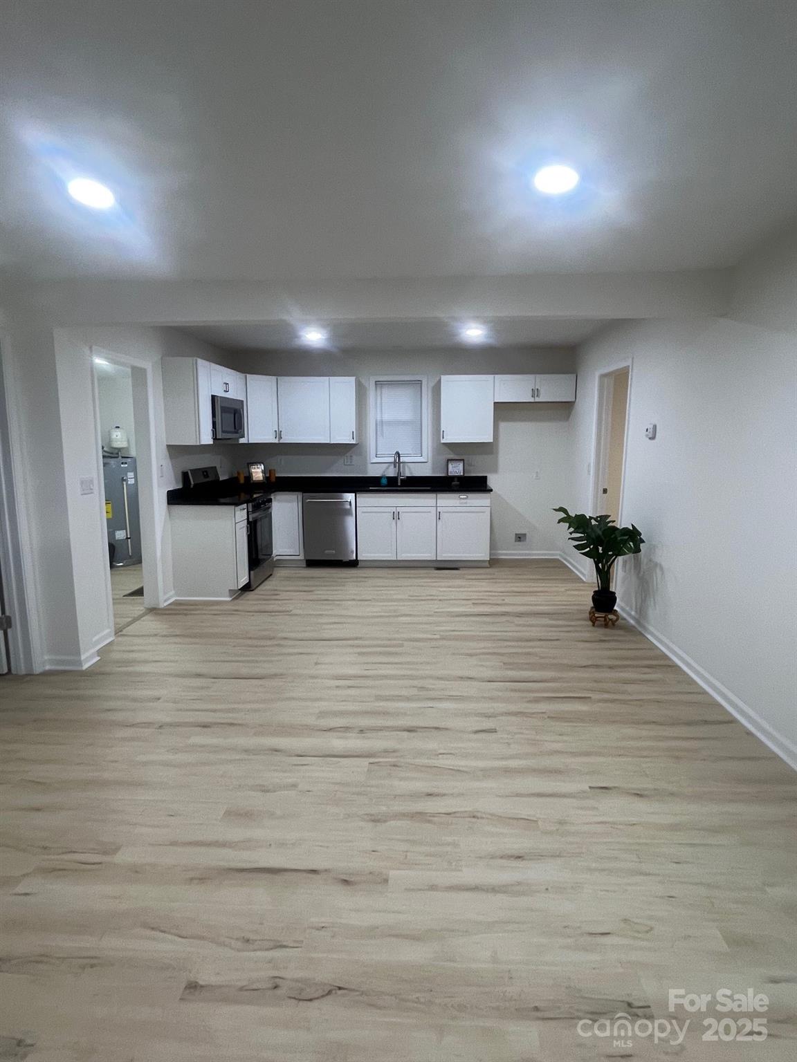 39 E White Street — Chester