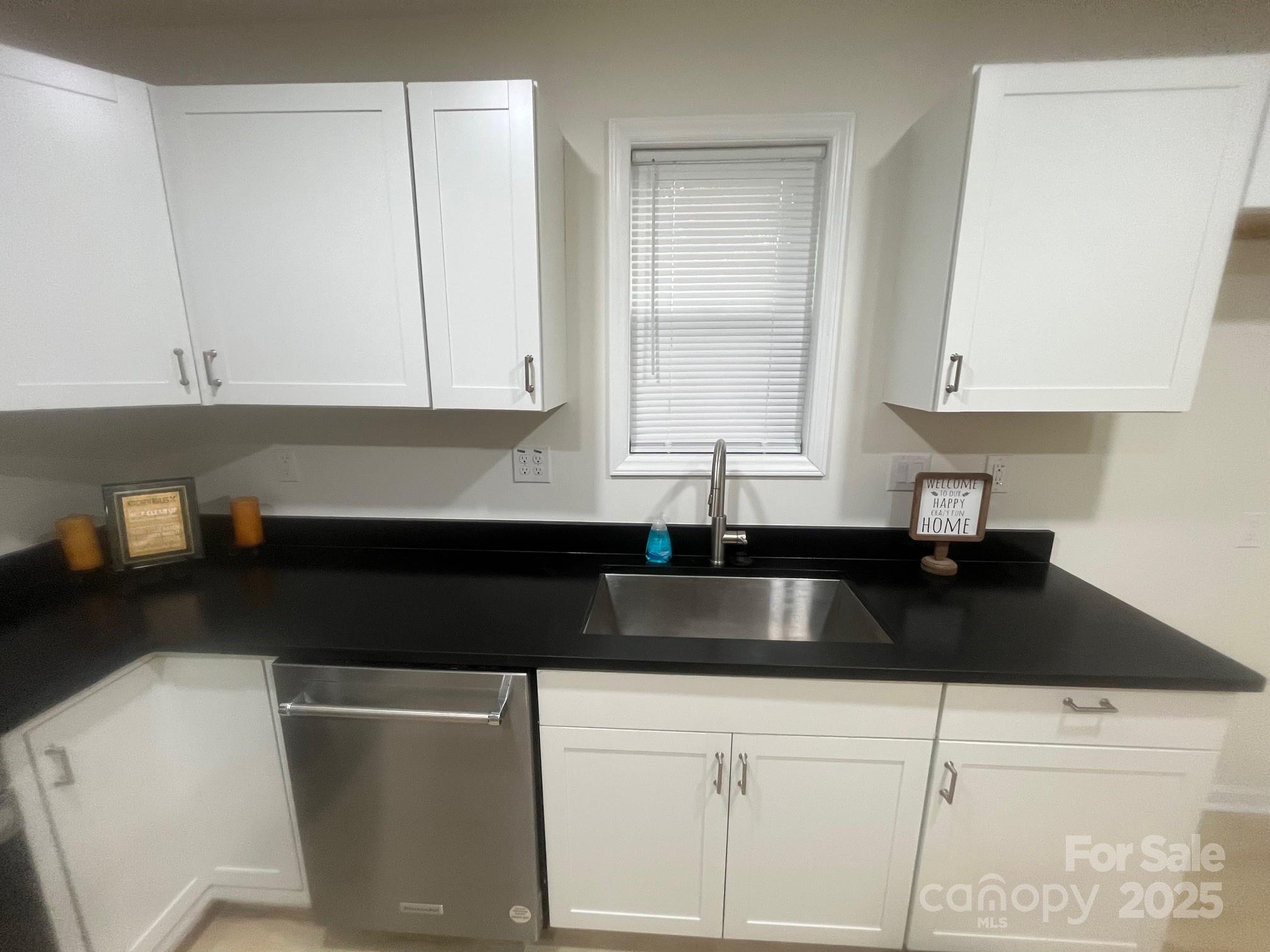 39 E White Street — Chester