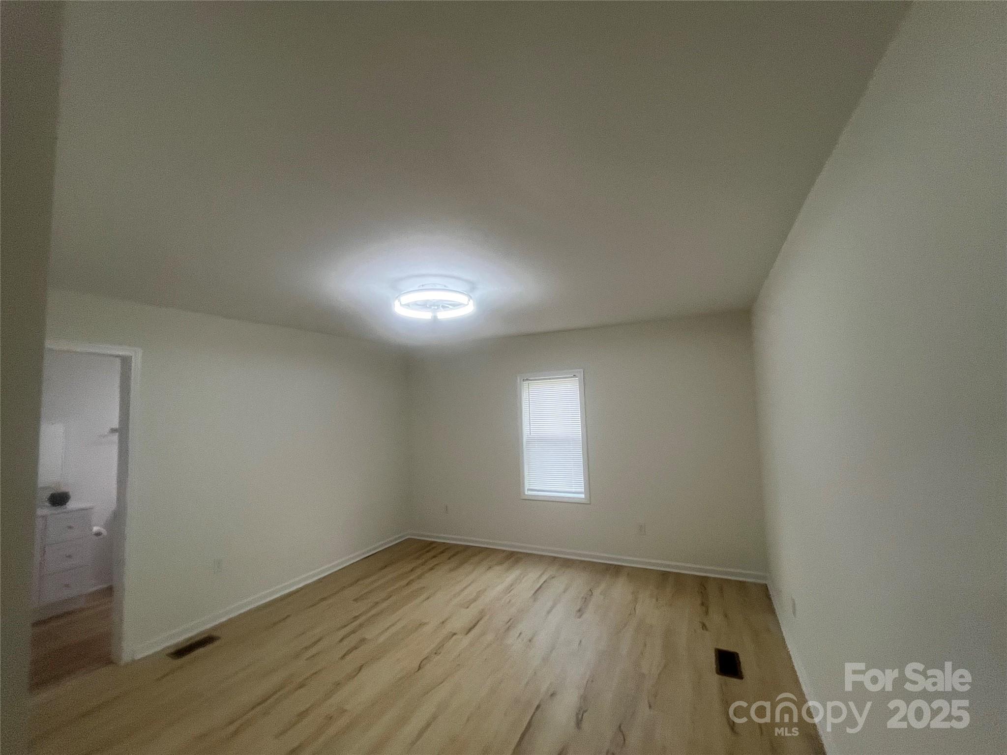 39 E White Street — Chester