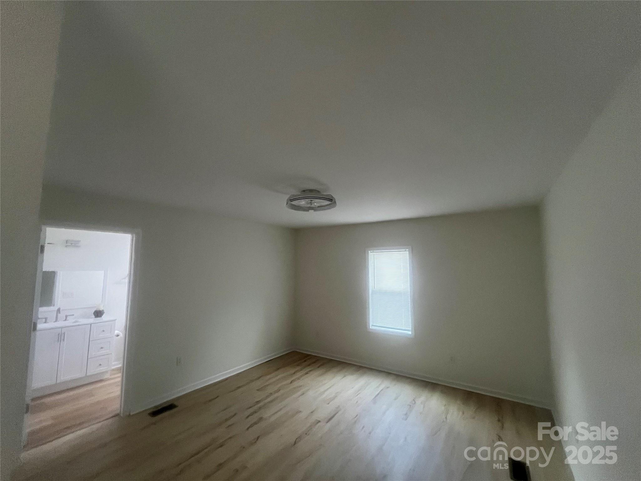 39 E White Street — Chester