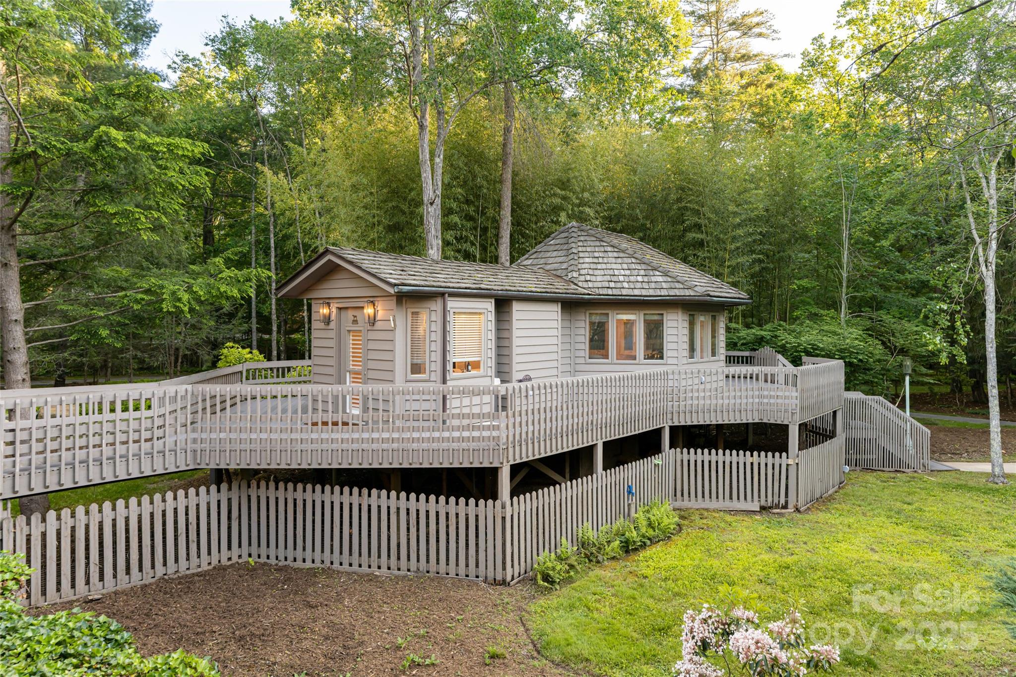 268 Holly Arbor Lane — Asheville