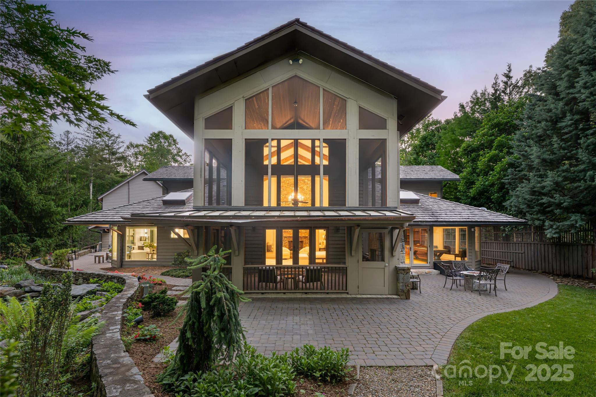 268 Holly Arbor Lane — Asheville