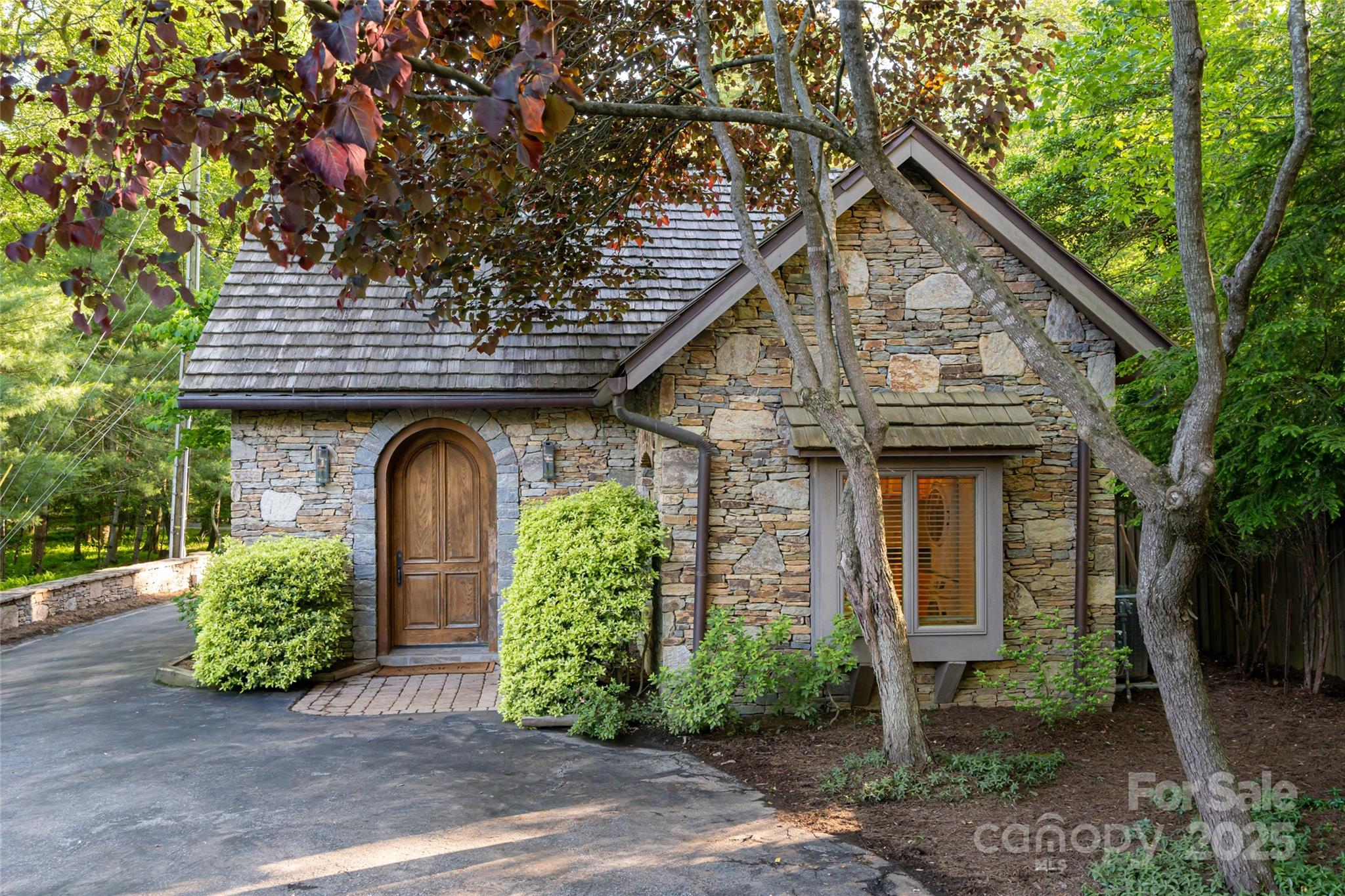 268 Holly Arbor Lane — Asheville