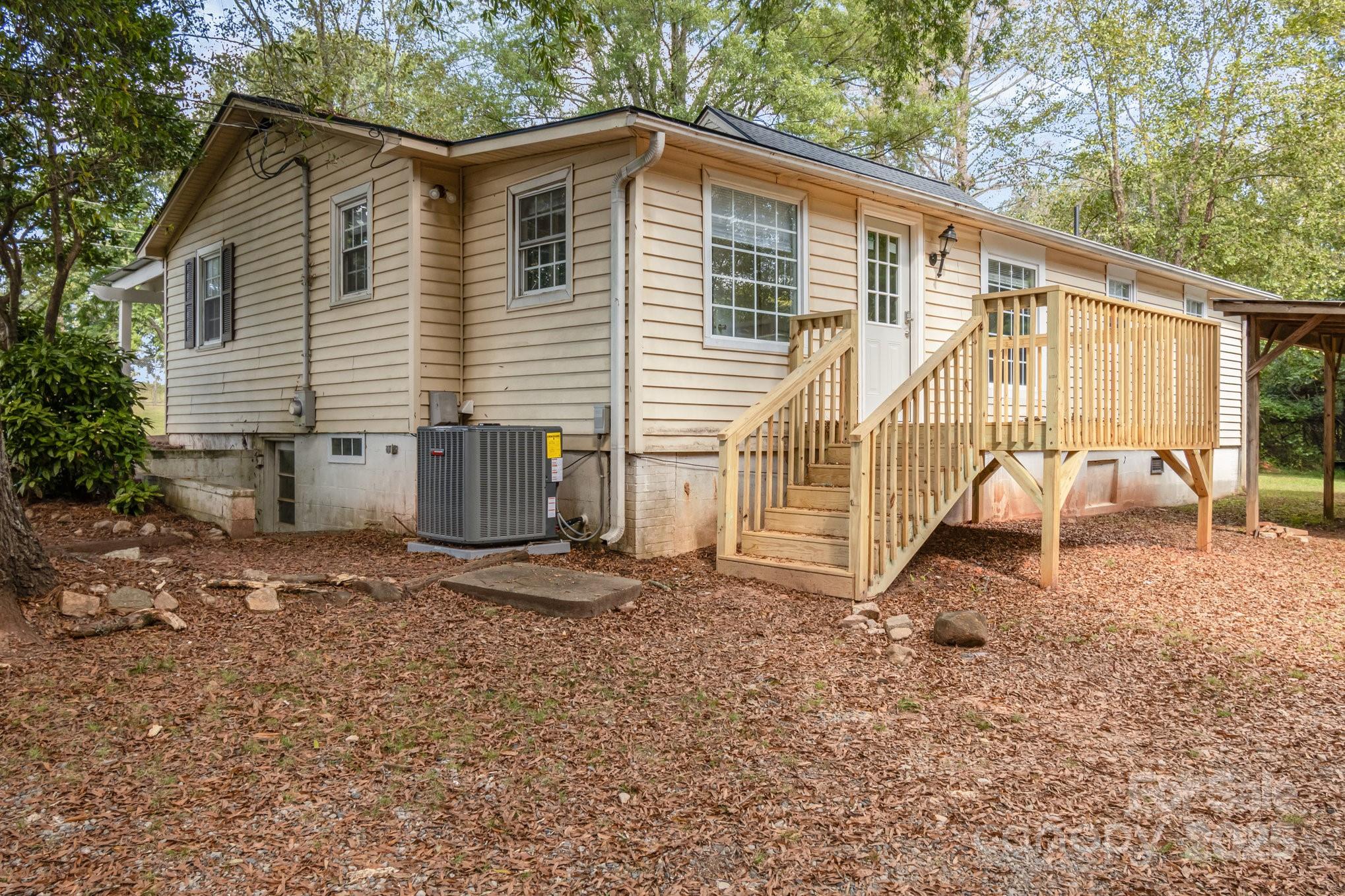 158 John Crotts Road — Mocksville