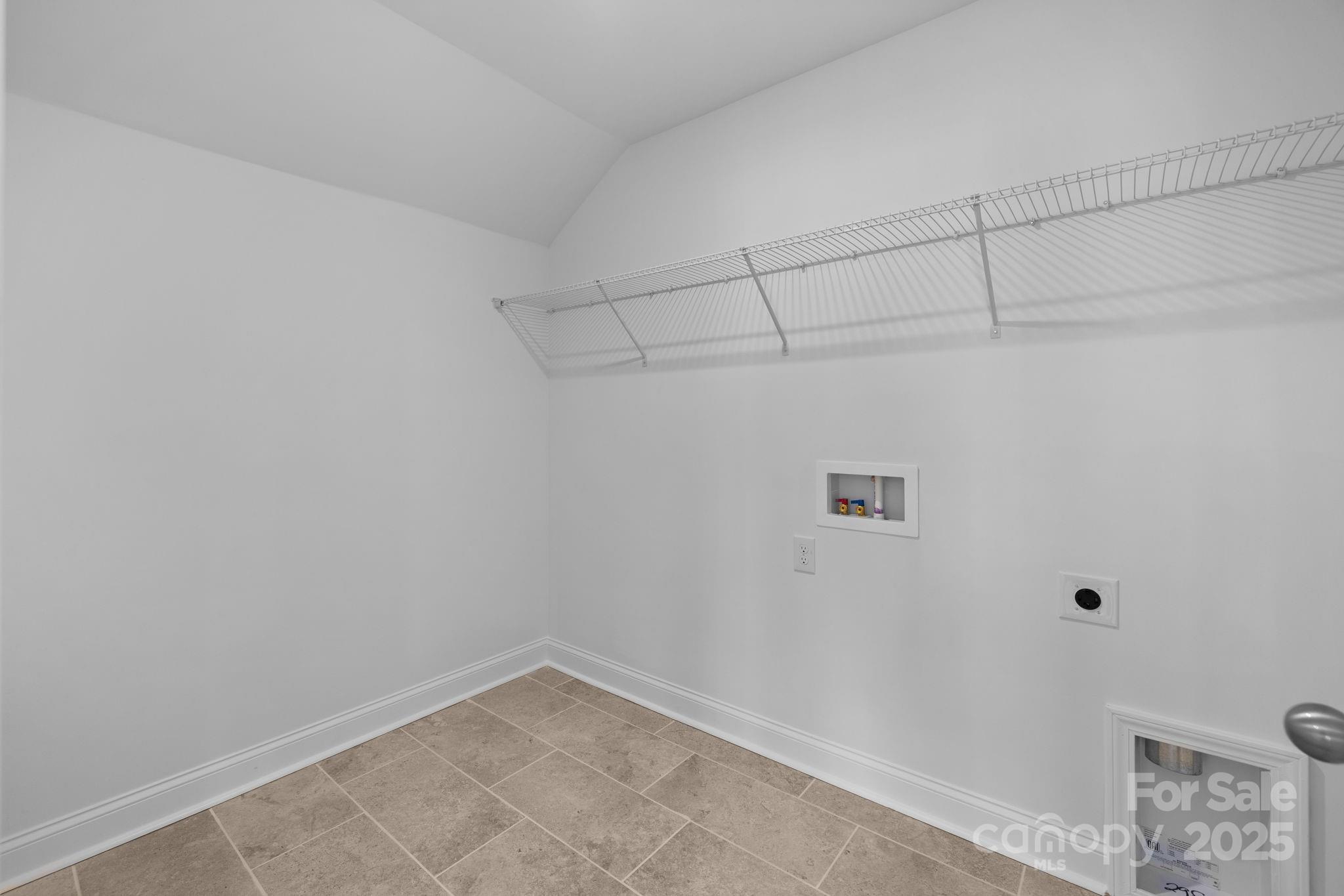 626 Amberjack Place — York