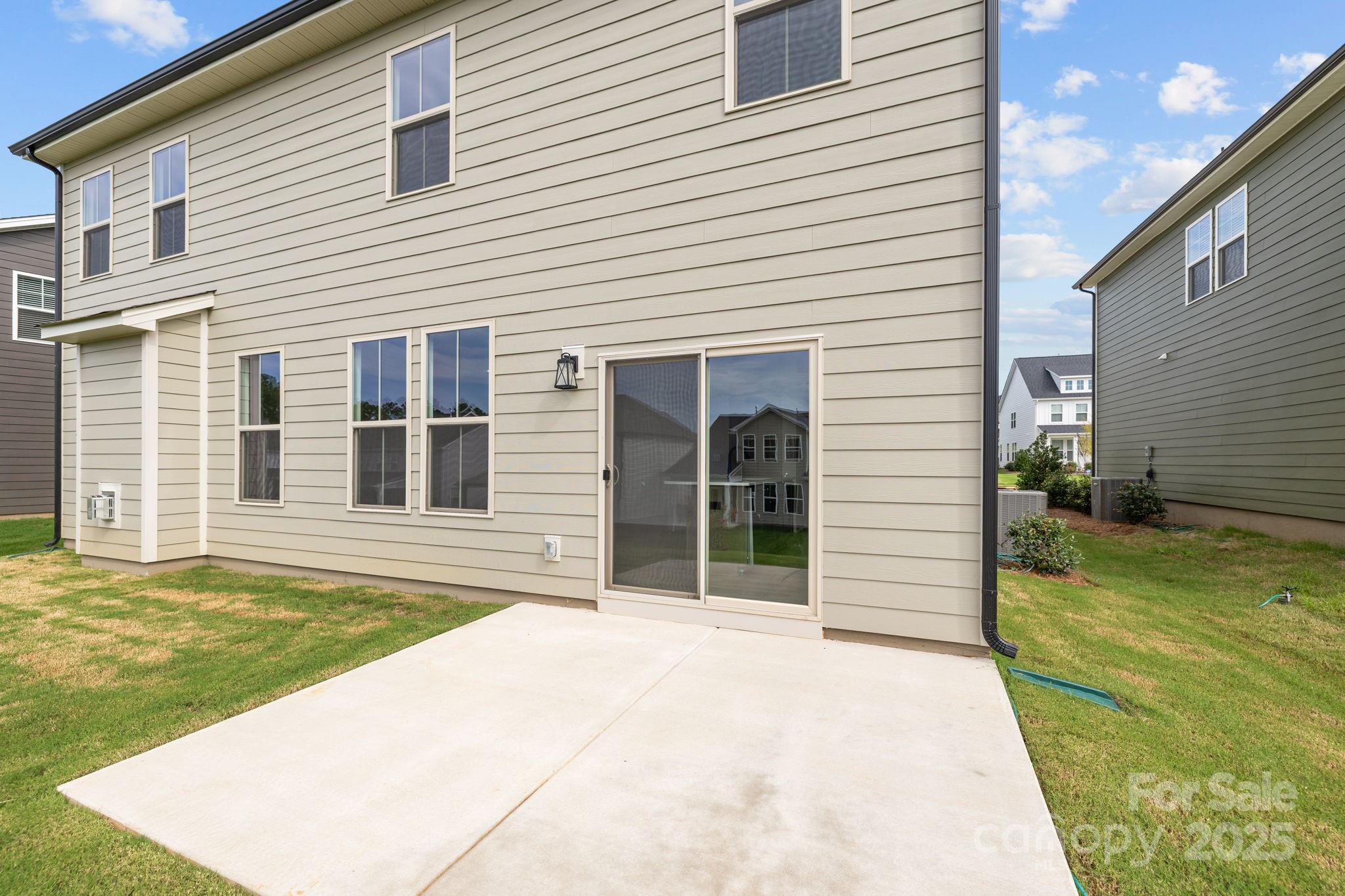 626 Amberjack Place — York
