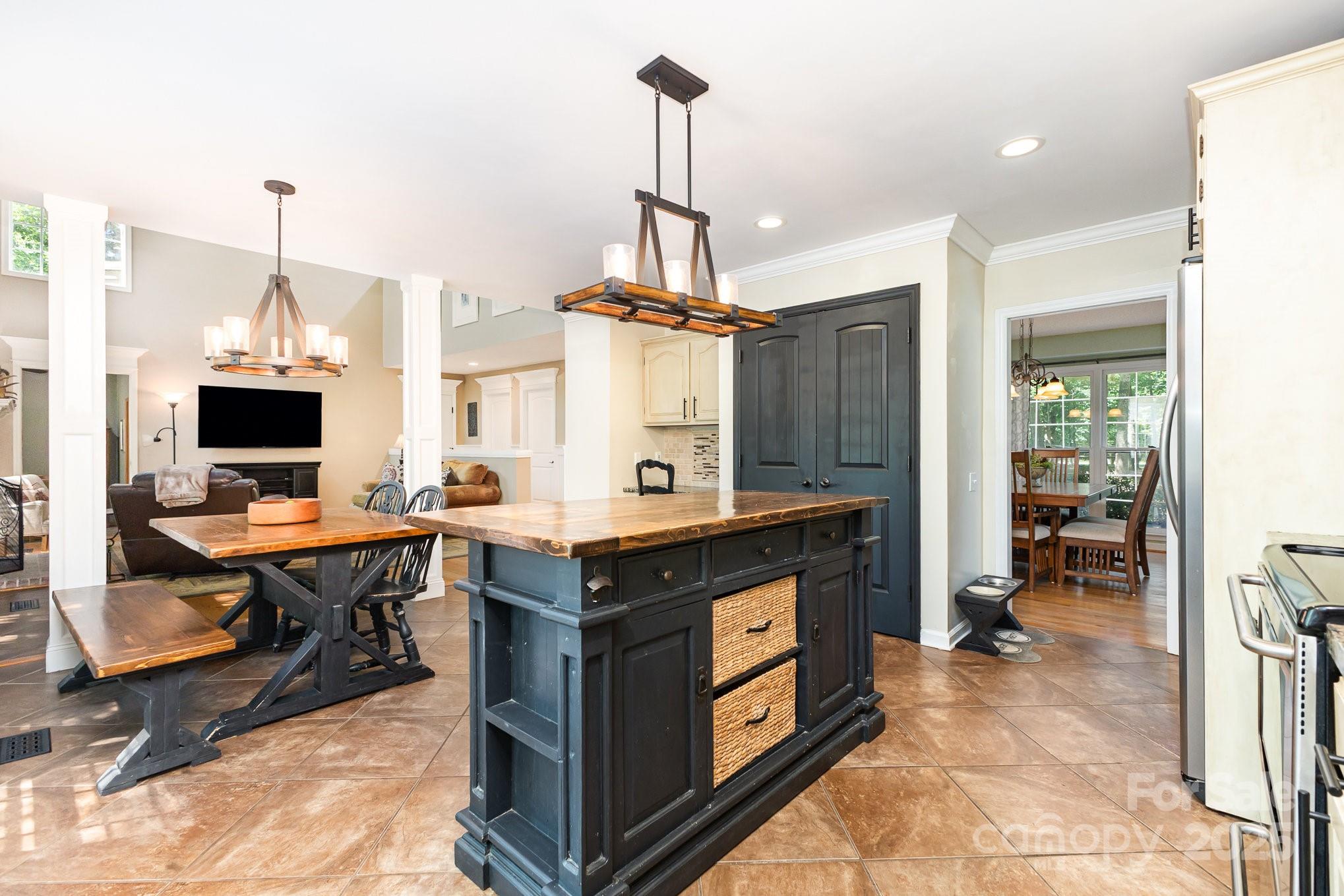 2505 Mountain Folk Lane — Waxhaw