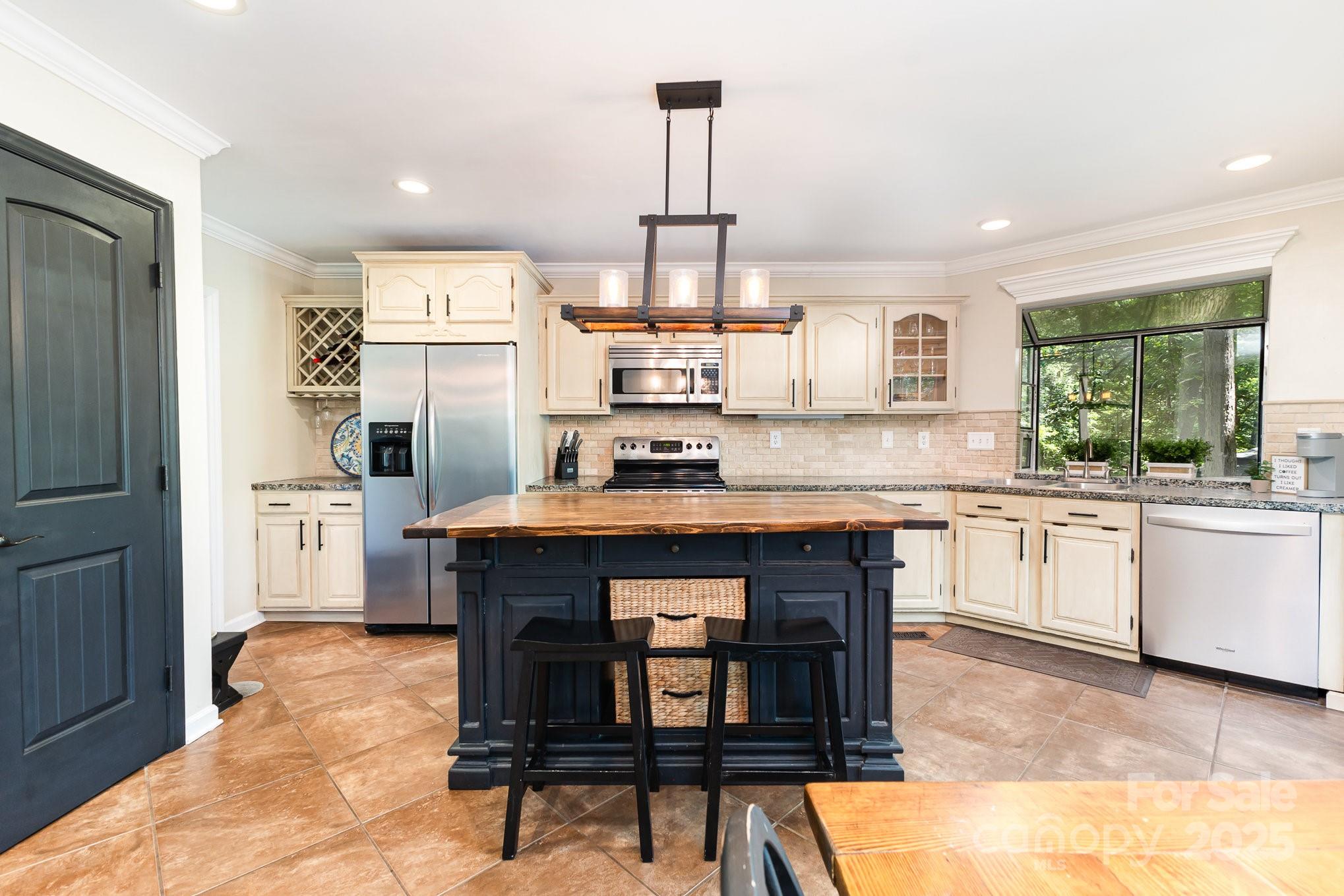2505 Mountain Folk Lane — Waxhaw