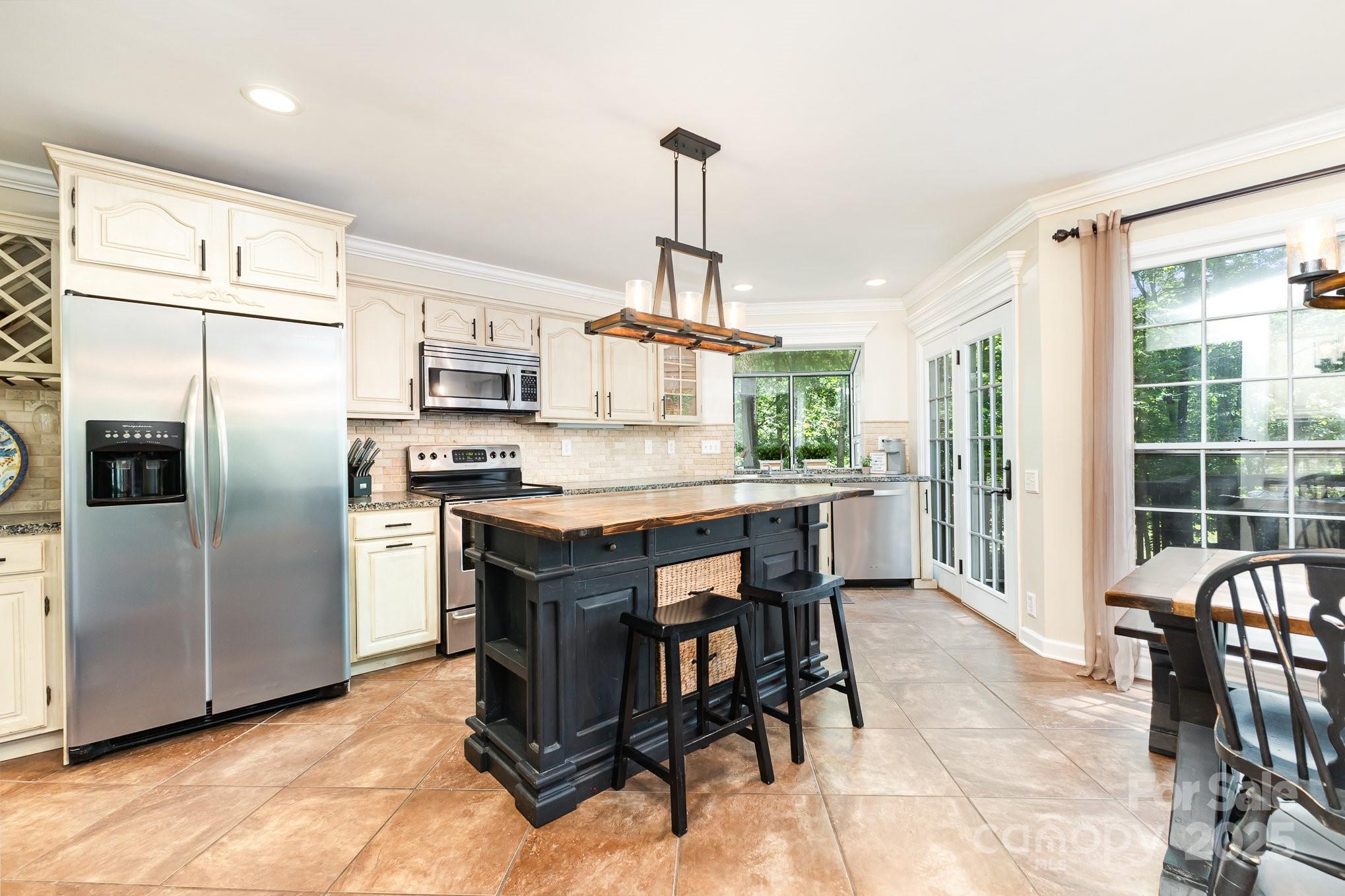 2505 Mountain Folk Lane — Waxhaw